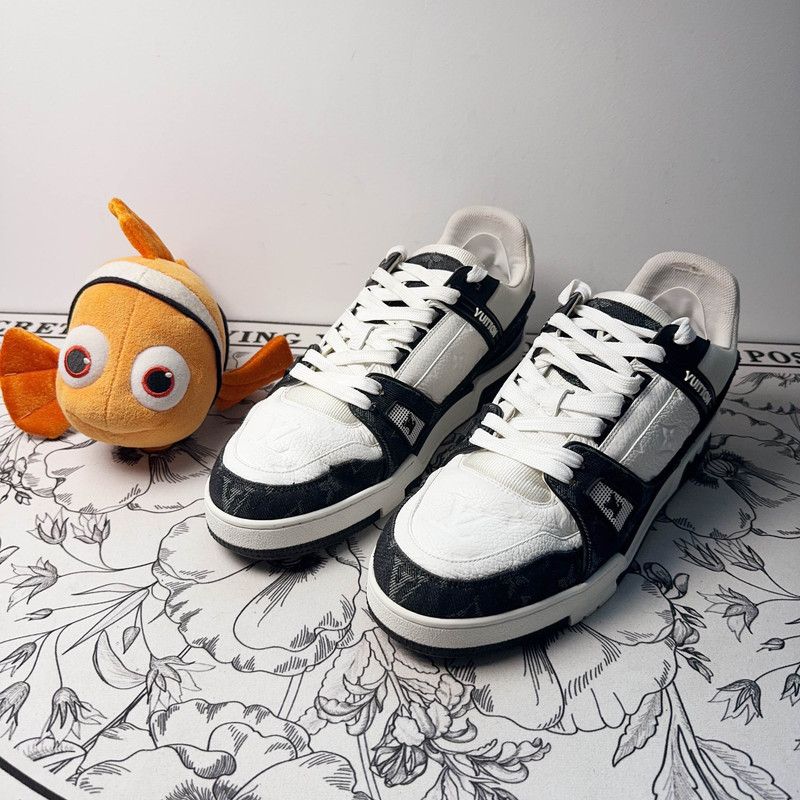 Louis Vuitton Louis Vuitton Panda Print Low-Top Sneakers 0089 Size US 9.5 / EU 42-43 - 1 Thumbnail