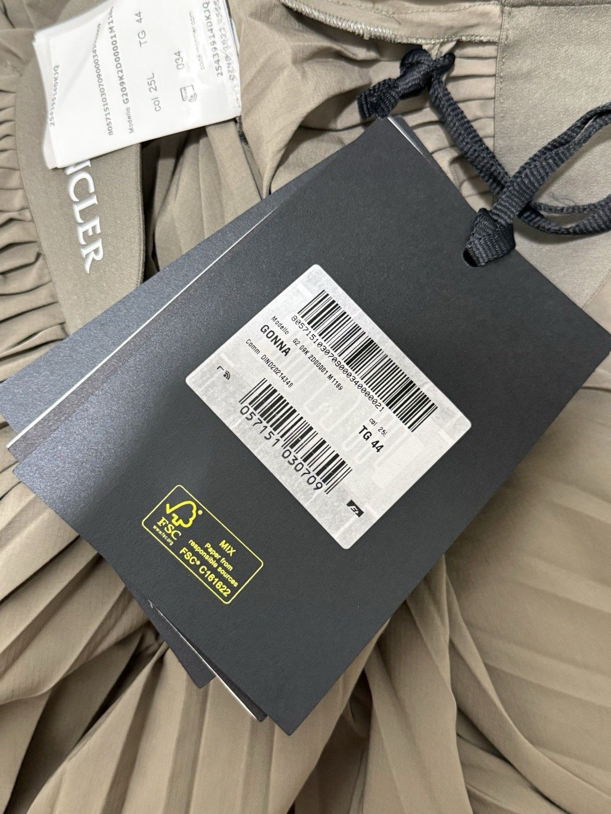 Moncler DDP Moncler x Hyke Pleated Taupe Mid Length Gonna Skirt Size 30" / US 8 / IT 44 - 10 Thumbnail