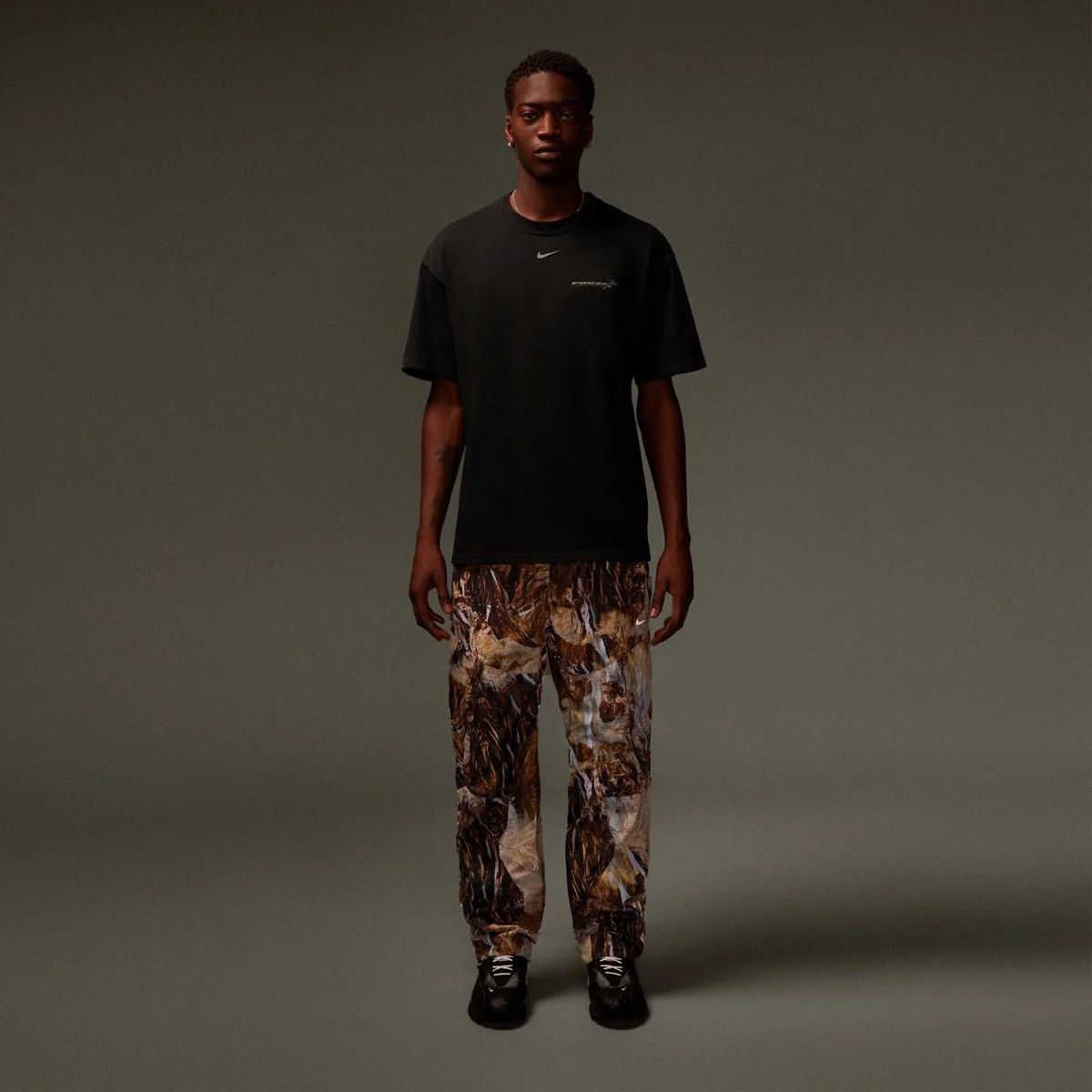 Drake × NOCTA × Nike NOCTA NIKE MOUNTAIN VIEW OPEN HEM PANT Size US 32 / EU 48 - 8 Thumbnail