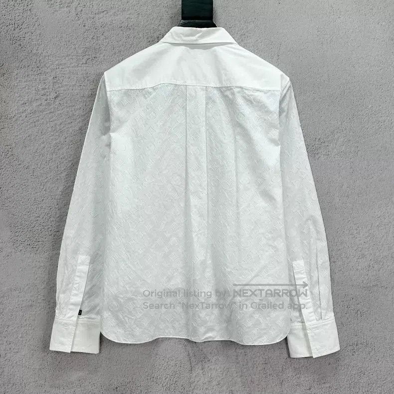 Louis Vuitton Louis Vuitton White embossed shirt Size XS / US 0-2 / IT 36-38 - 2 Thumbnail