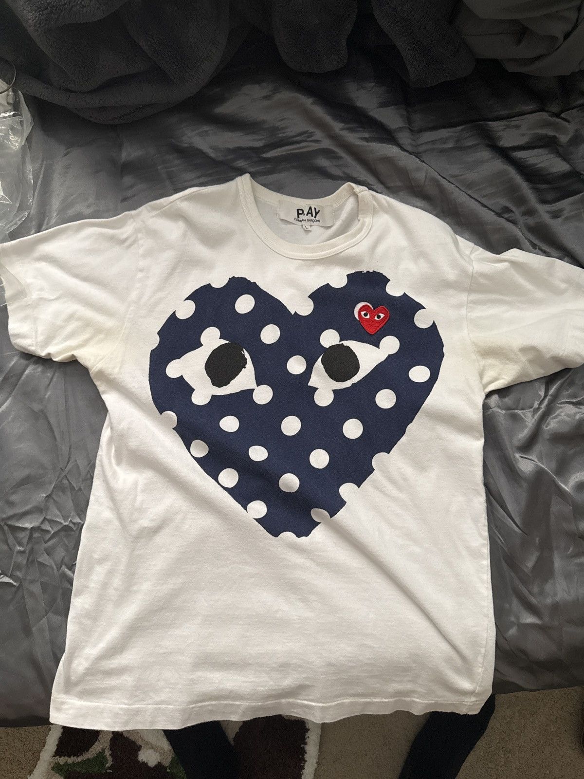 CDG by Comme des Garcons Comme des Garçons Play White Large Polka Dot Heart Shirt Size US L / EU 52-54 / 3 - 1 Thumbnail