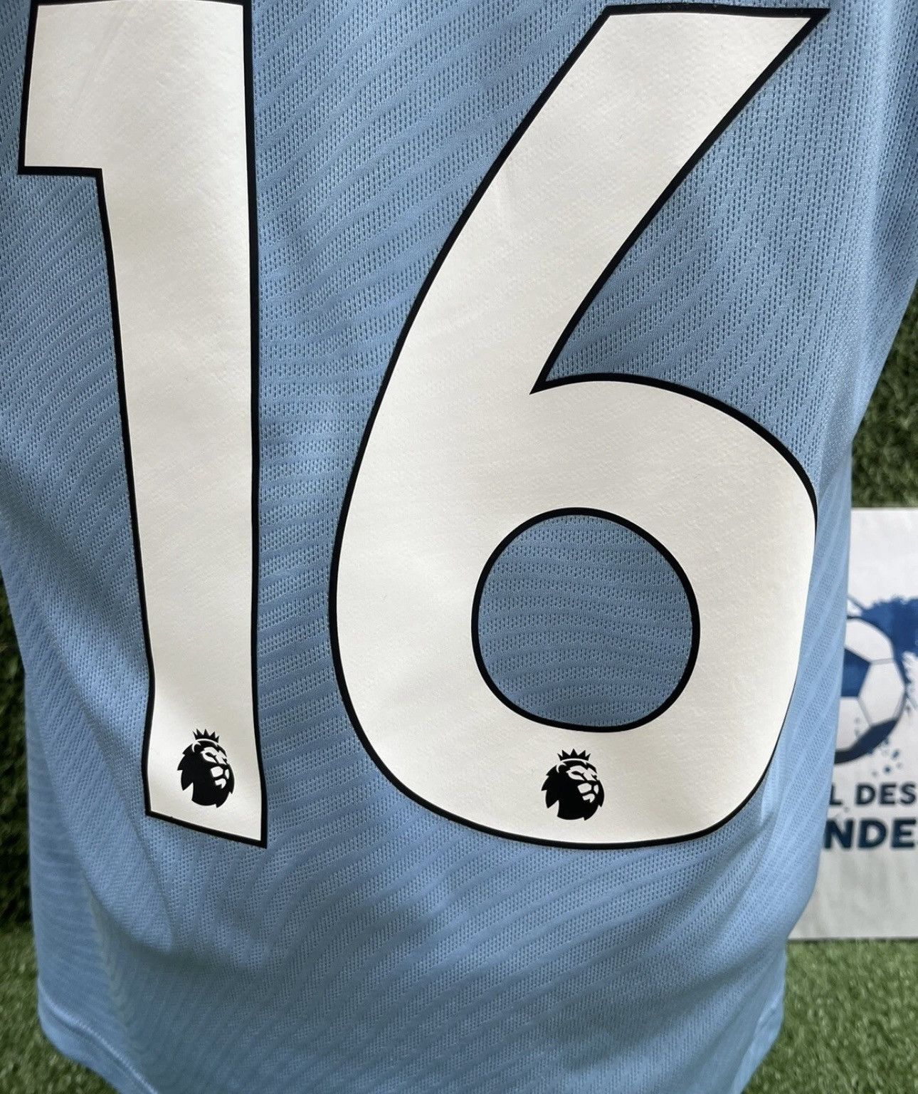 Puma Rodrigo jersey at manchester city Size US S / EU 44-46 / 1 - 4 Thumbnail