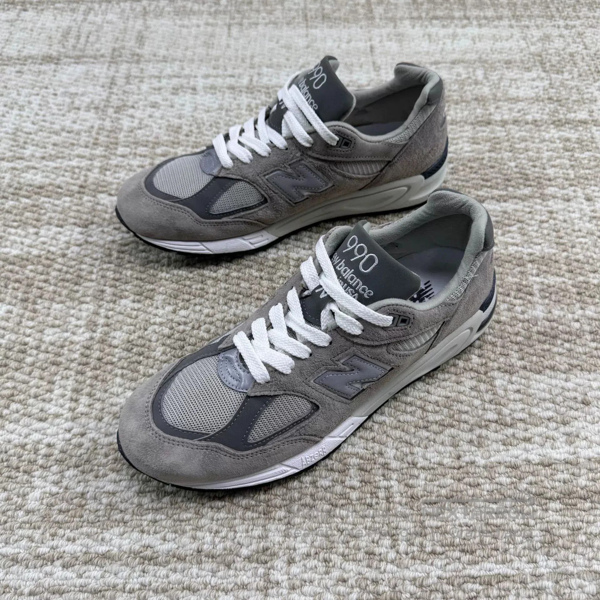 new balance 990v2 sneaker in gray.
