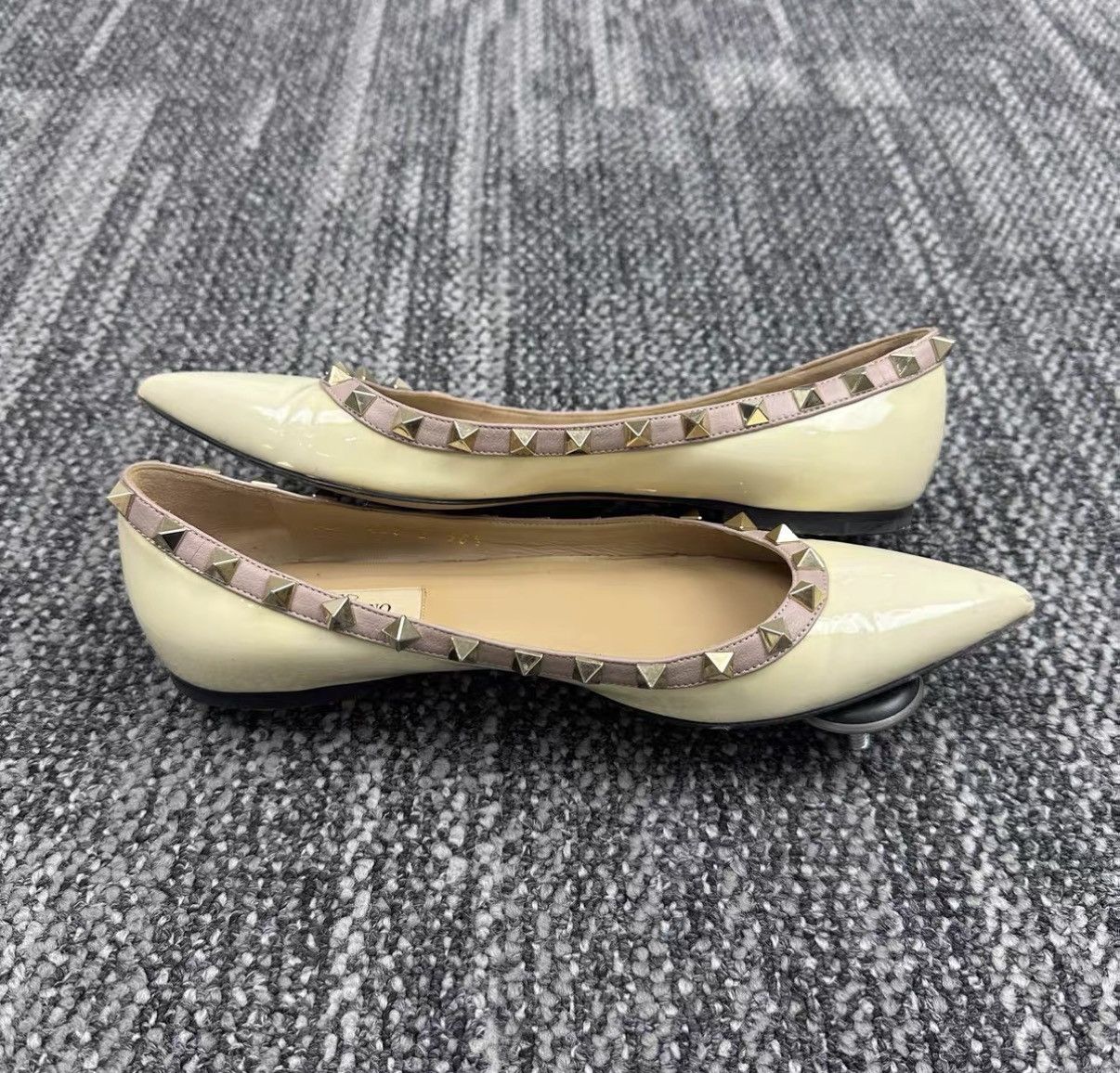 Valentino Valentino Rockstud Flats J42 Size US 6.5 / IT 36.5 - 5 Thumbnail