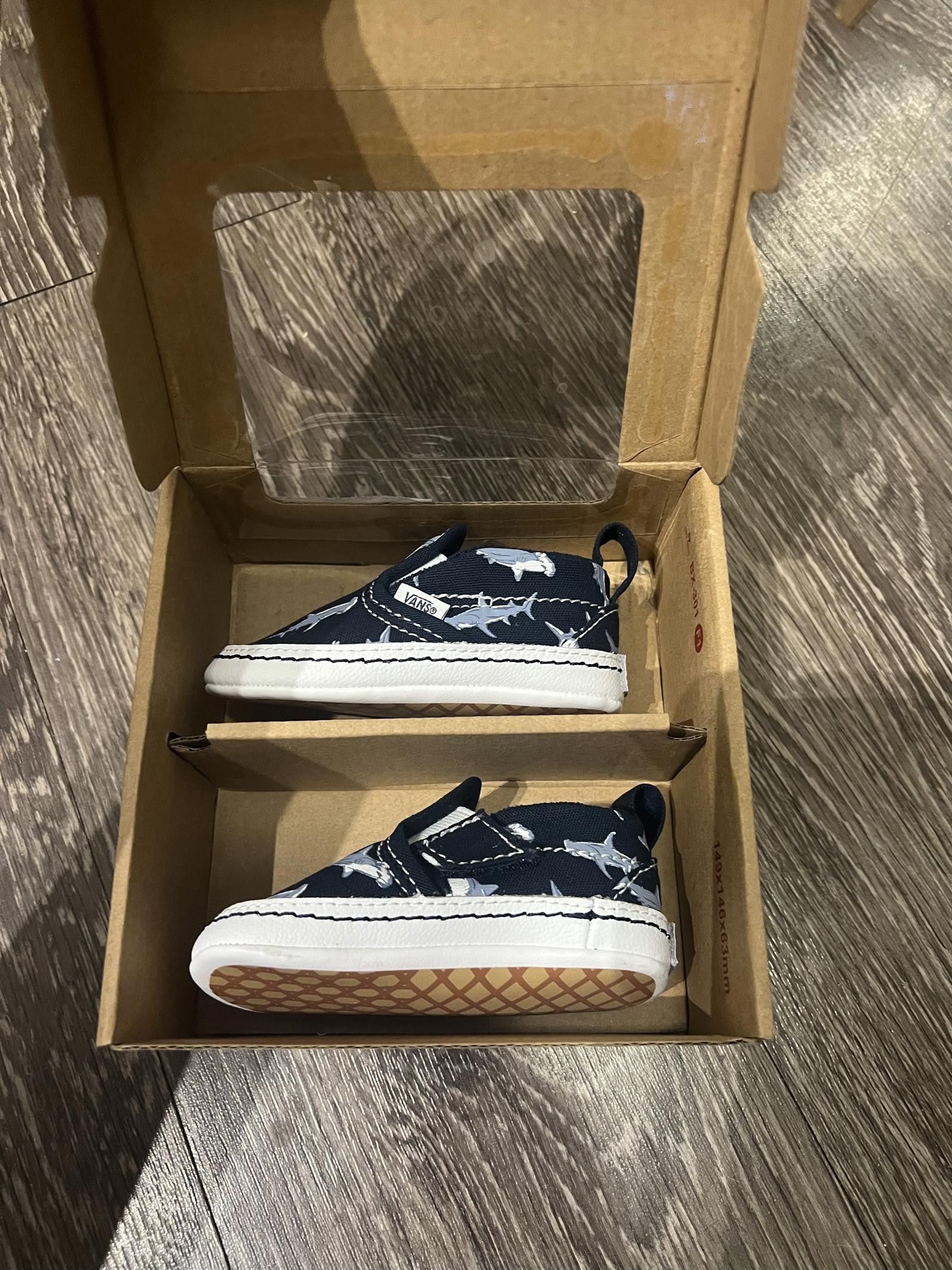 Vans Vans Boys Shark Baby Infant Slip On Shoes Size US 5 / EU 37 - 3 Thumbnail