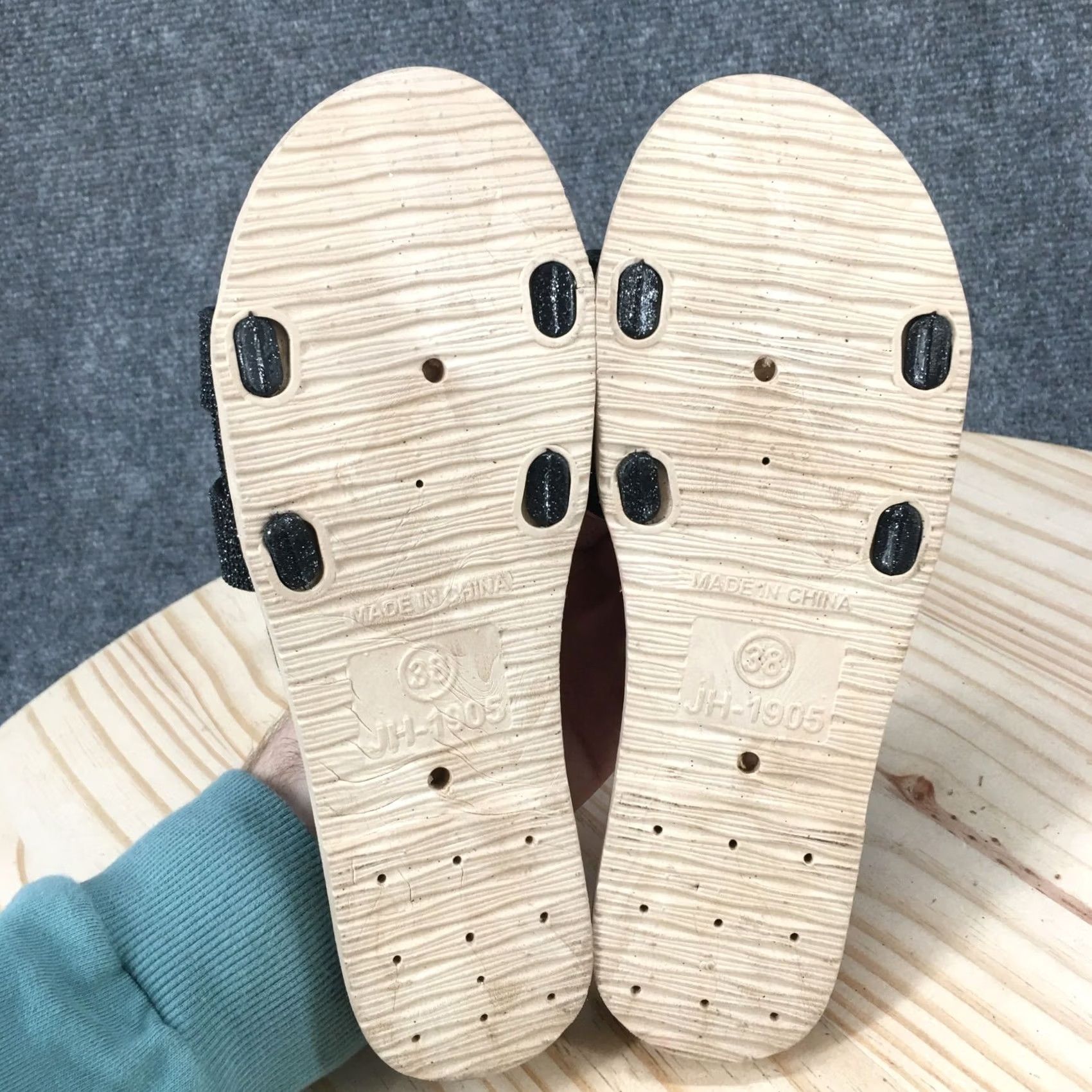 Vintage Cindy Claire Sandals Womens 38 Slide Flats Slip On CC Logo Black Glitter Open Toe Womens Shoes Slips On Sandals Low Heel Flat Casual Size US 8 / IT 38 - 7 Thumbnail