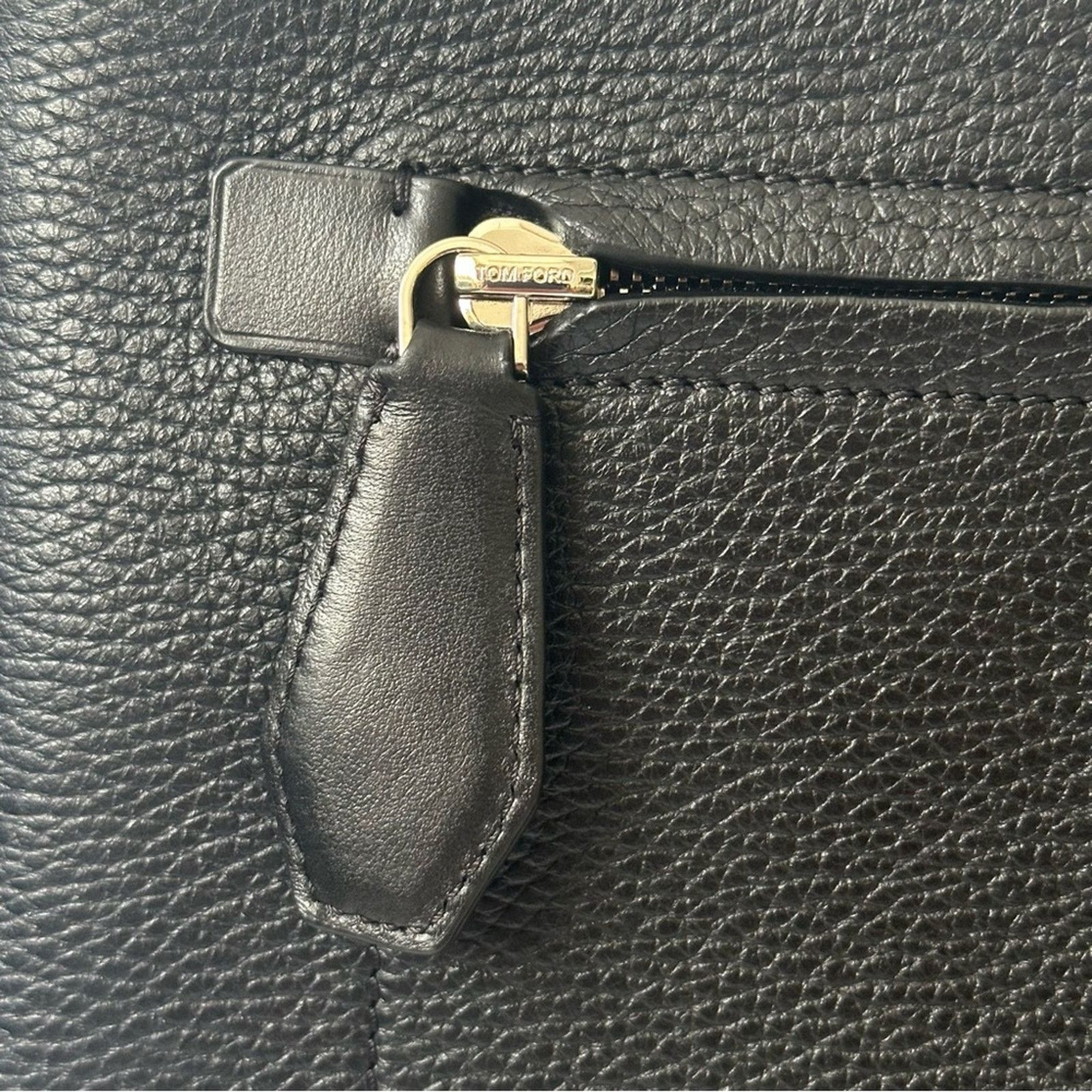 Tom Ford Buckley Leather Big Zip Clutch Black Pebbled Leather Size ONE SIZE - 8 Thumbnail