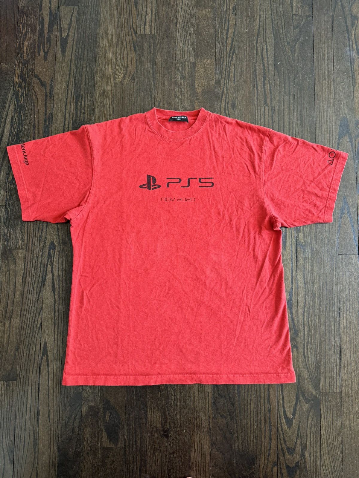 【送料&関税込】Balenciaga X Sony Playstation 5 Boxy T-shirt Balenciaga X Sony Playstation 5 Boxy T-shirt | italist
