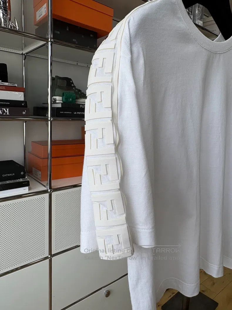 Fendi Fendi Logo White Crew Neck Short Sleeve T-Shirt Size XS / US 0-2 / IT 36-38 - 2 Thumbnail