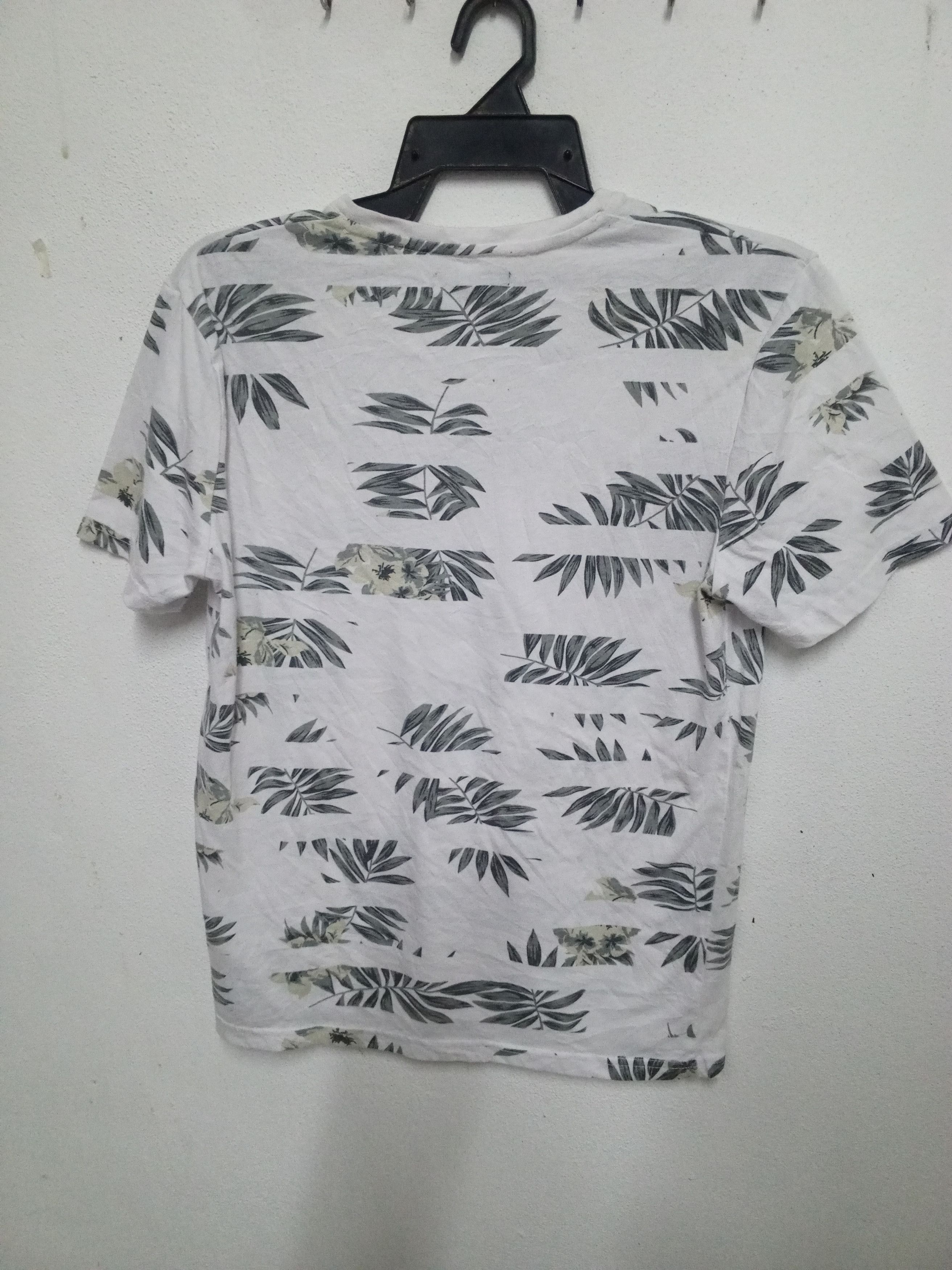 semanticdesign semanticdesign tshirt flowers design Size US M / EU 48-50 / 2 - 5 Thumbnail