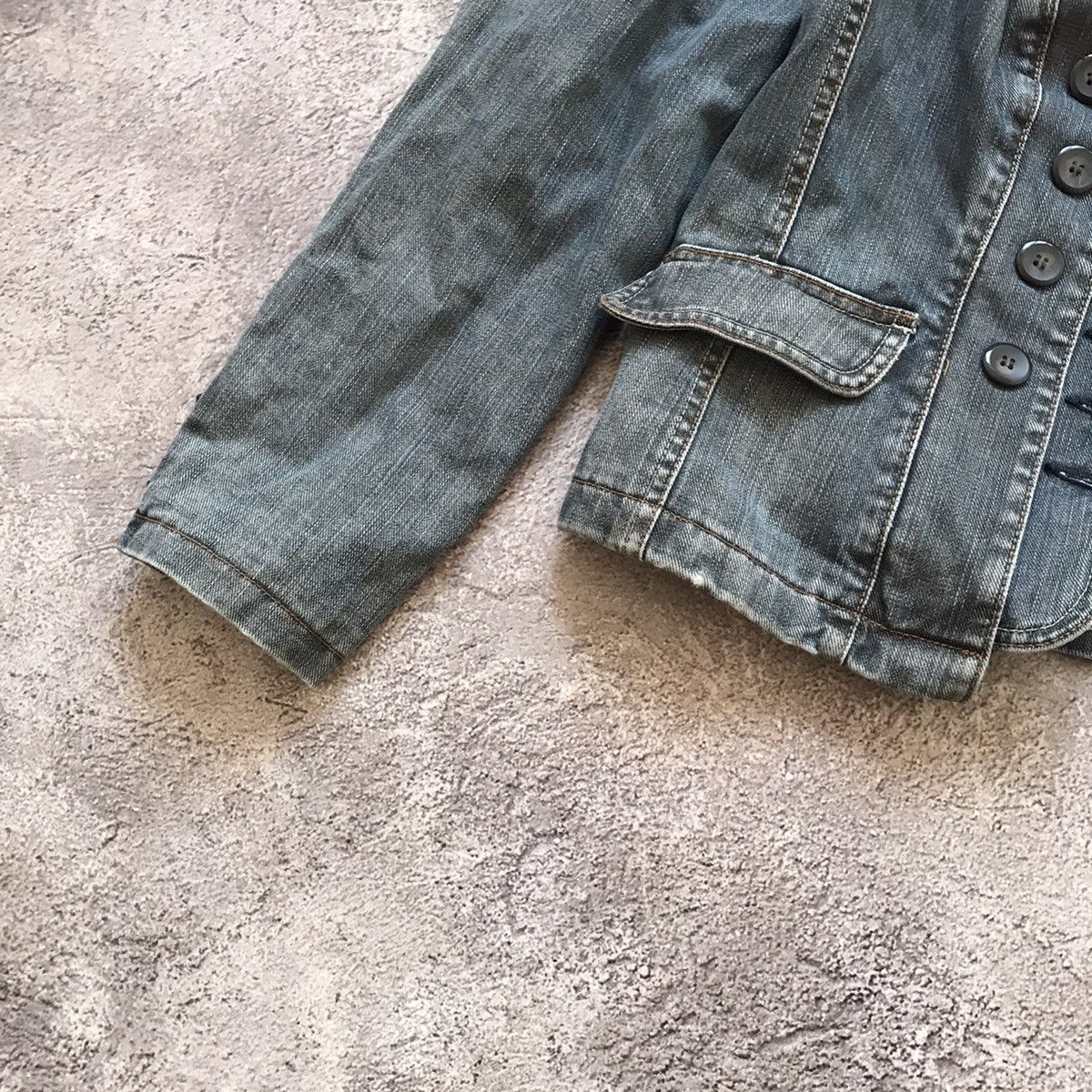 Vintage Vintage 90s Faded Thrashed Denim Jacket Grunge Streetwear XL Size XL / US 12-14 / IT 48-50 - 4 Thumbnail