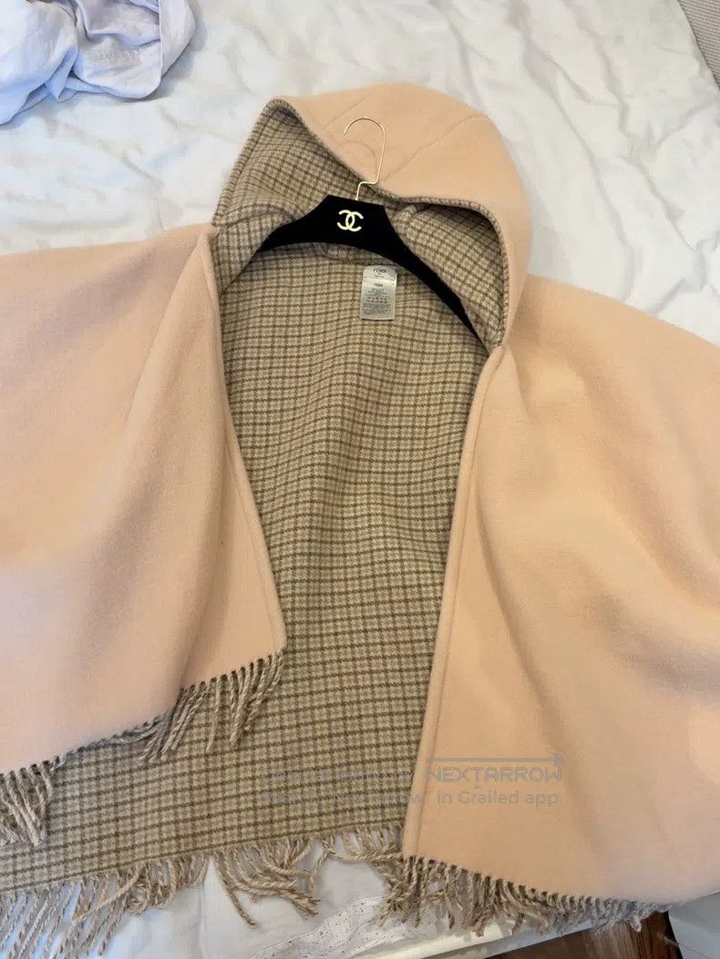 Fendi Fendi Cape Size ONE SIZE - 1 Thumbnail