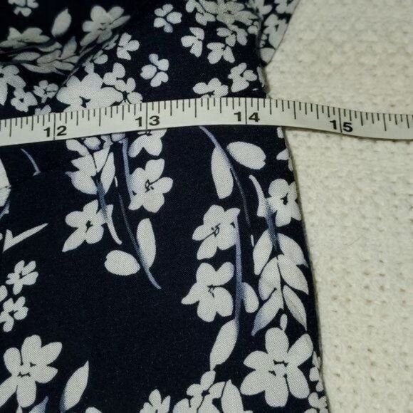 Calvin Klein Calvin Klein Floral 100% Rayon Capped Sleeve Full Button Bel Size S / US 4 / IT 40 - 11 Thumbnail