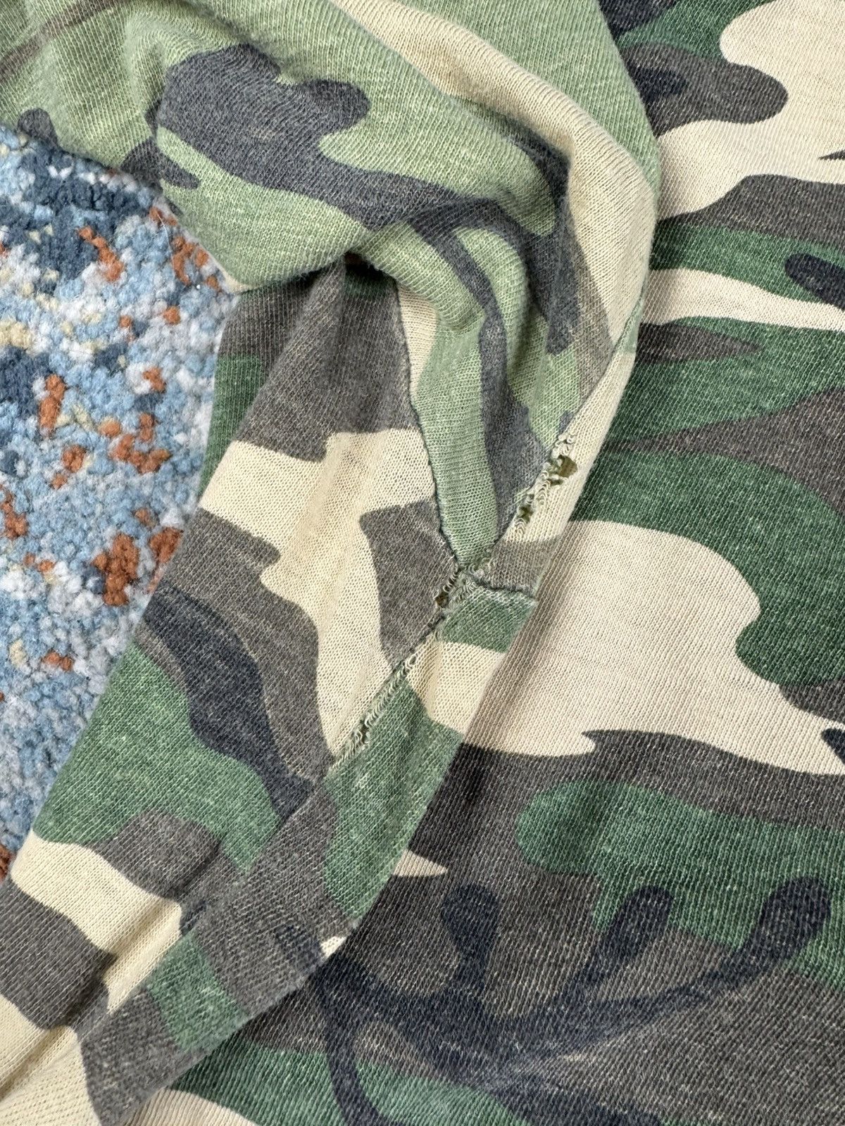 Vintage Vintage 90s camo army military distressed boxy tee kanye Size US L / EU 52-54 / 3 - 11 Thumbnail