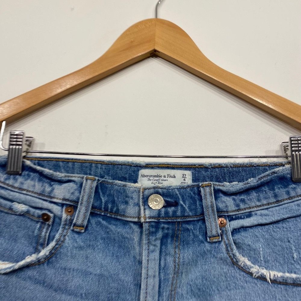 Abercrombie & Fitch Abercrombie & Fitch The Cutoff High Rise Denim Short 27 Size 27" / US 4 / IT 40 - 2 Thumbnail