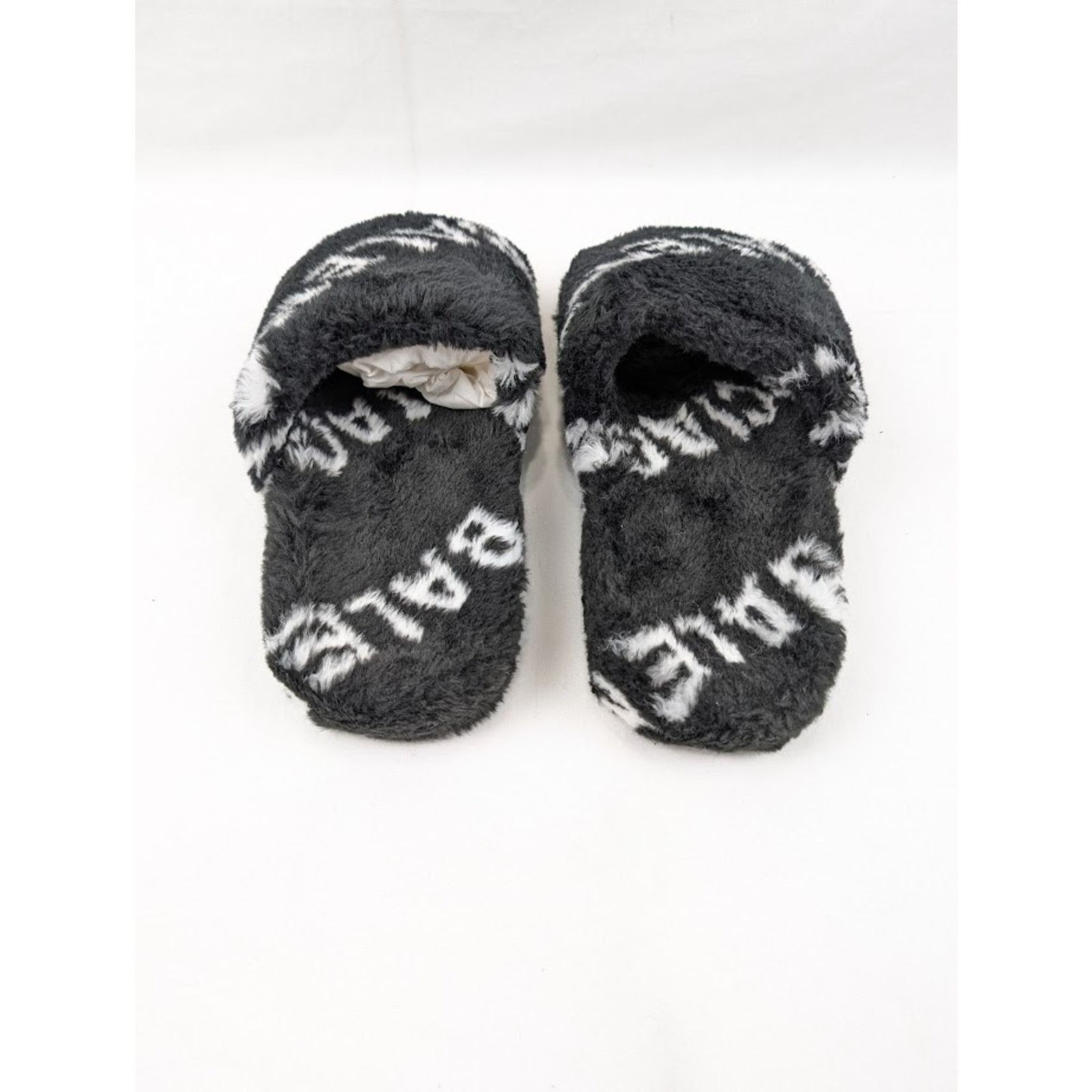 Balenciaga o1rshd1 Allover Logo Furry Slide in Black/White Size US 7 / EU 40 - 17 Thumbnail