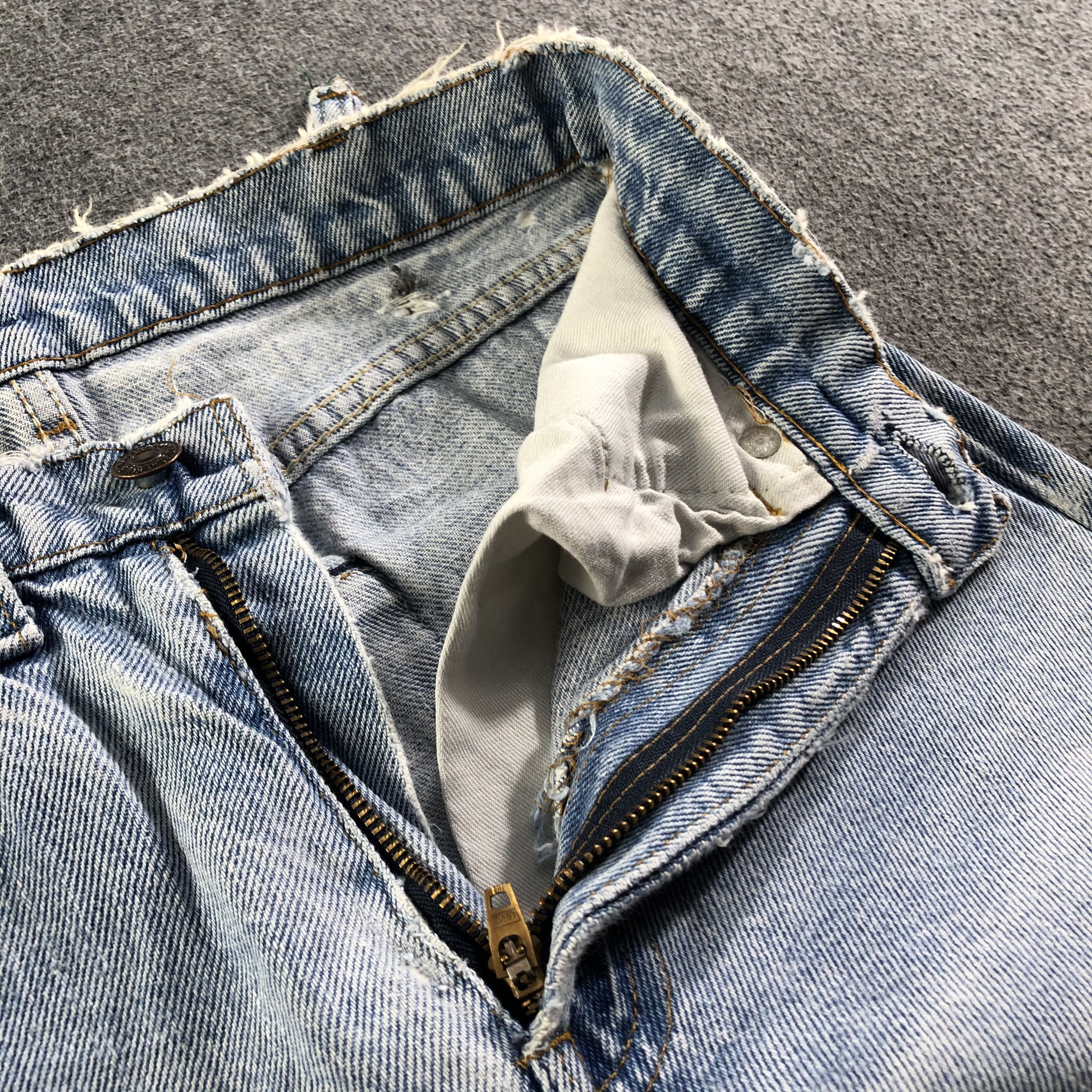 Levi's Vintage Light Wash Levis Jeans-J3382 Size US 26 / EU 42 - 10 Thumbnail