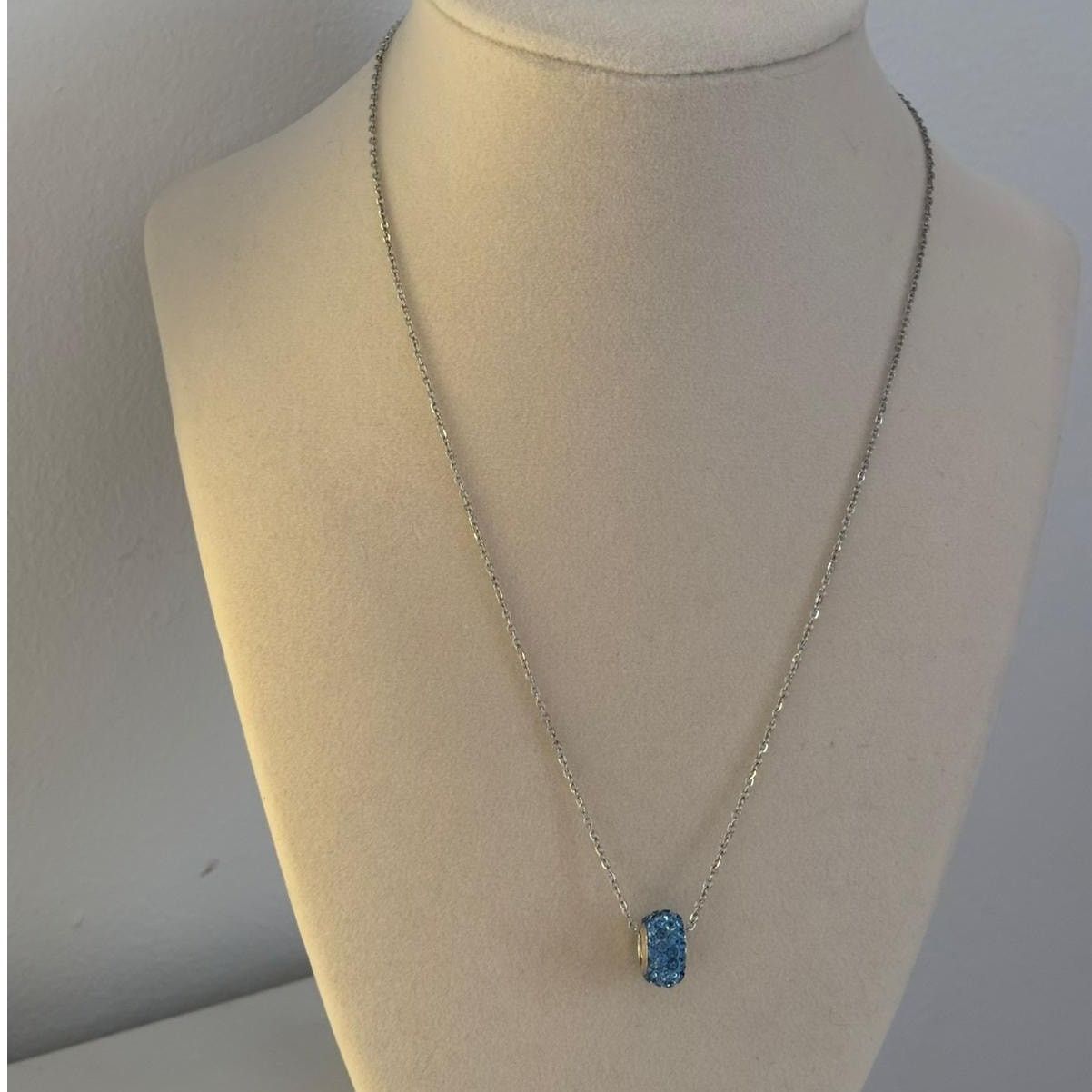 Other Blue Crystal Charm Necklace Silver Chain Dainty Size ONE SIZE - 1 Thumbnail