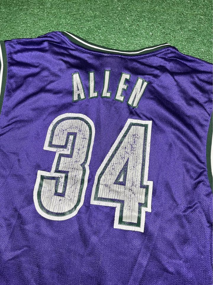 Reebok Ray Allen Milwaukee Bucks Jersey Size L Size US L / EU 52-54 / 3 - 4 Thumbnail