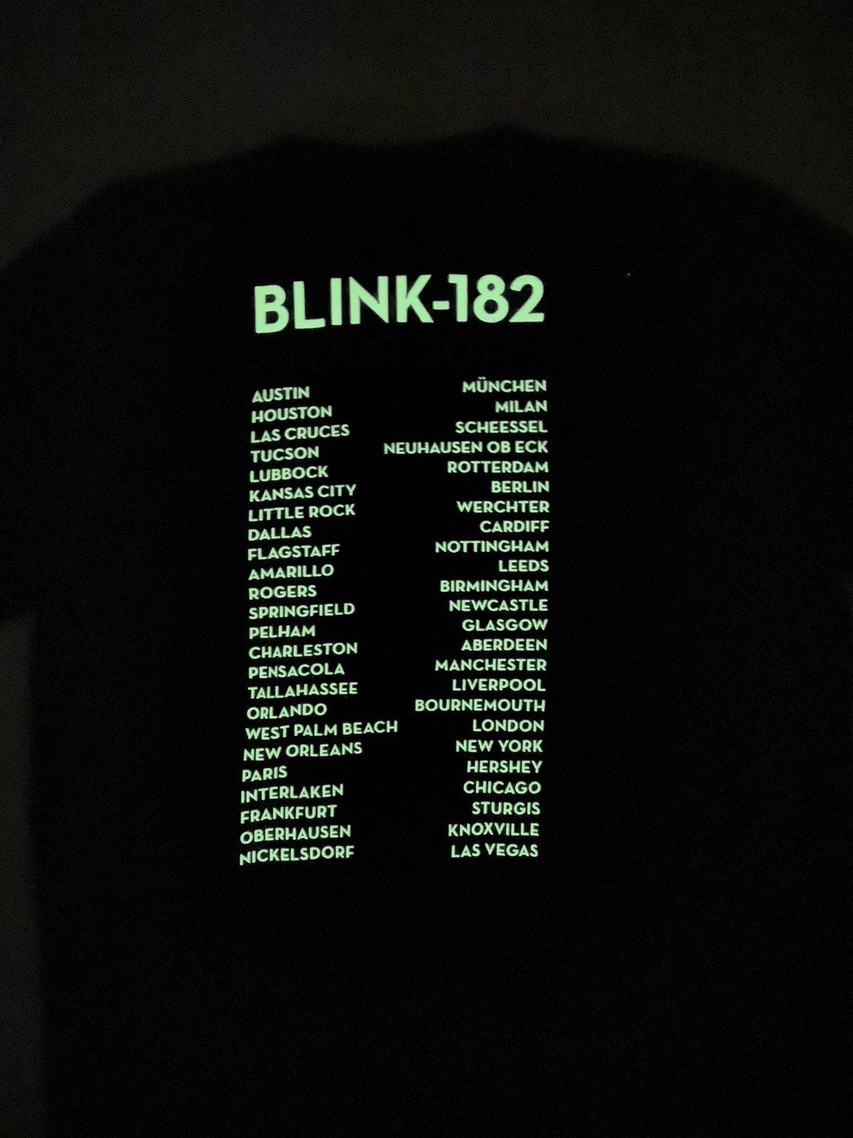 Band Tees Phosphorus Glowing Blink-182 2017 Tour T Shirt (Green Day) Size US XL / EU 56 / 4 - 4 Thumbnail