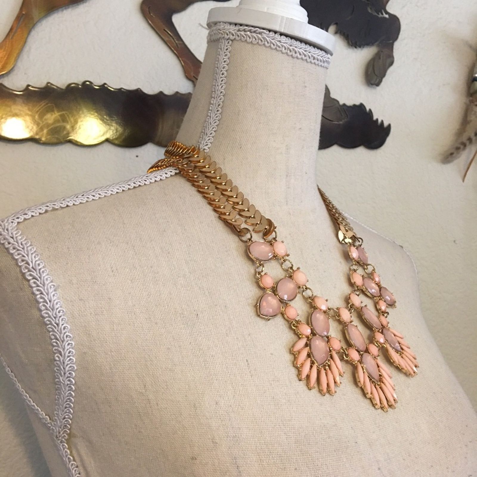 Jewelry Blush pink stone gold leaf fancy chain necklace Size ONE SIZE - 2 Thumbnail