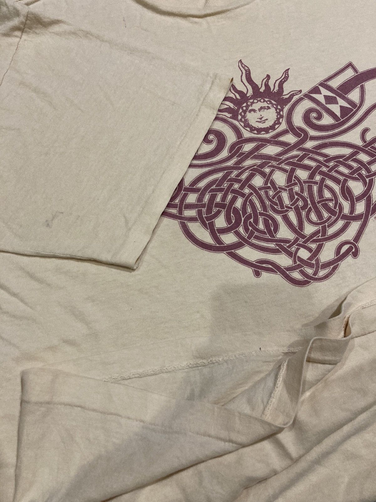 Vintage Vintage Distressed 90’s Renaissance Ent Corp T-Shirt Size US XL / EU 56 / 4 - 7 Thumbnail