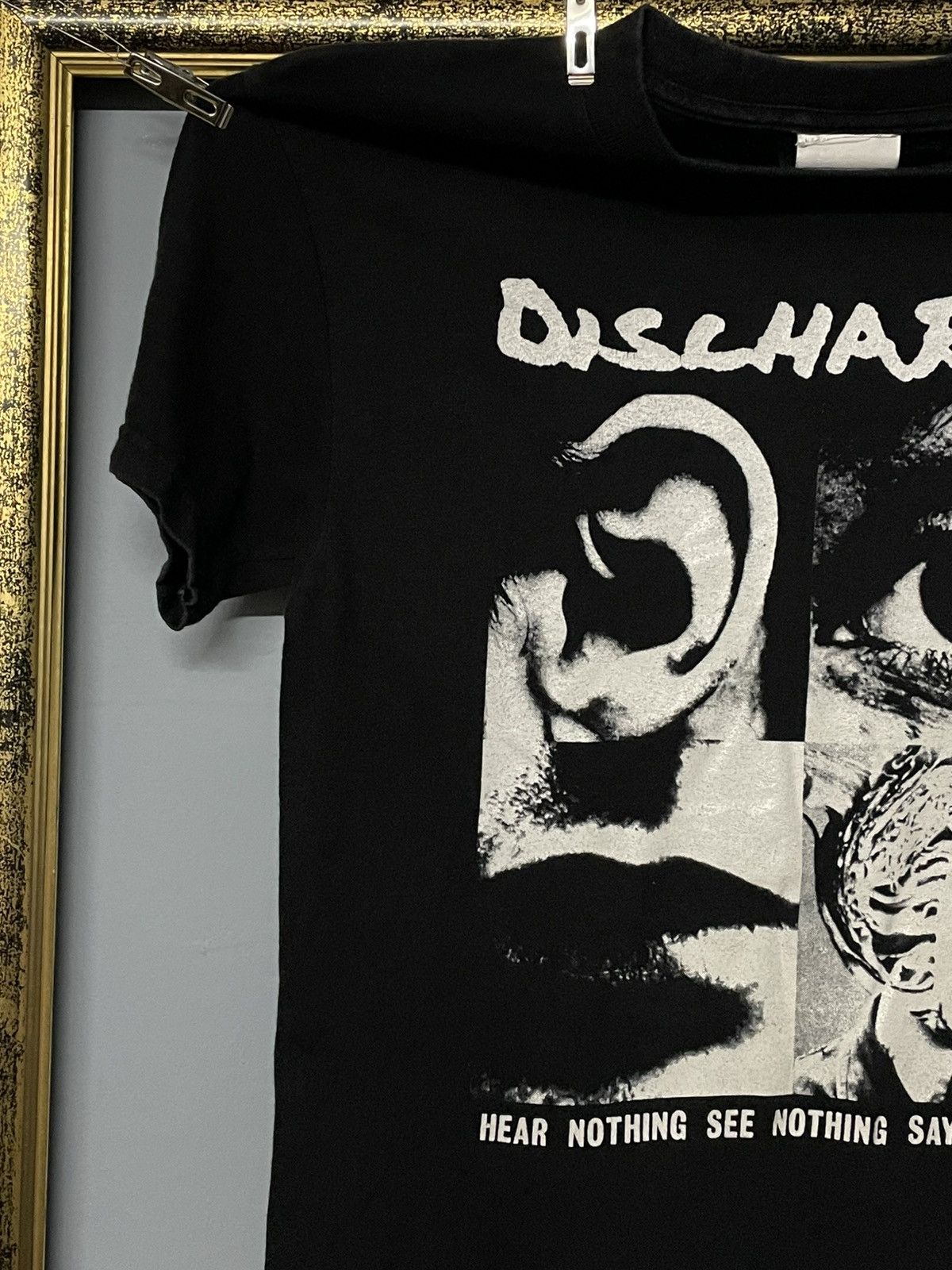 Band Tees Vintage Original Band Discharge Anarcho-Punk Cover Album Tee Size US S / EU 44-46 / 1 - 5 Thumbnail