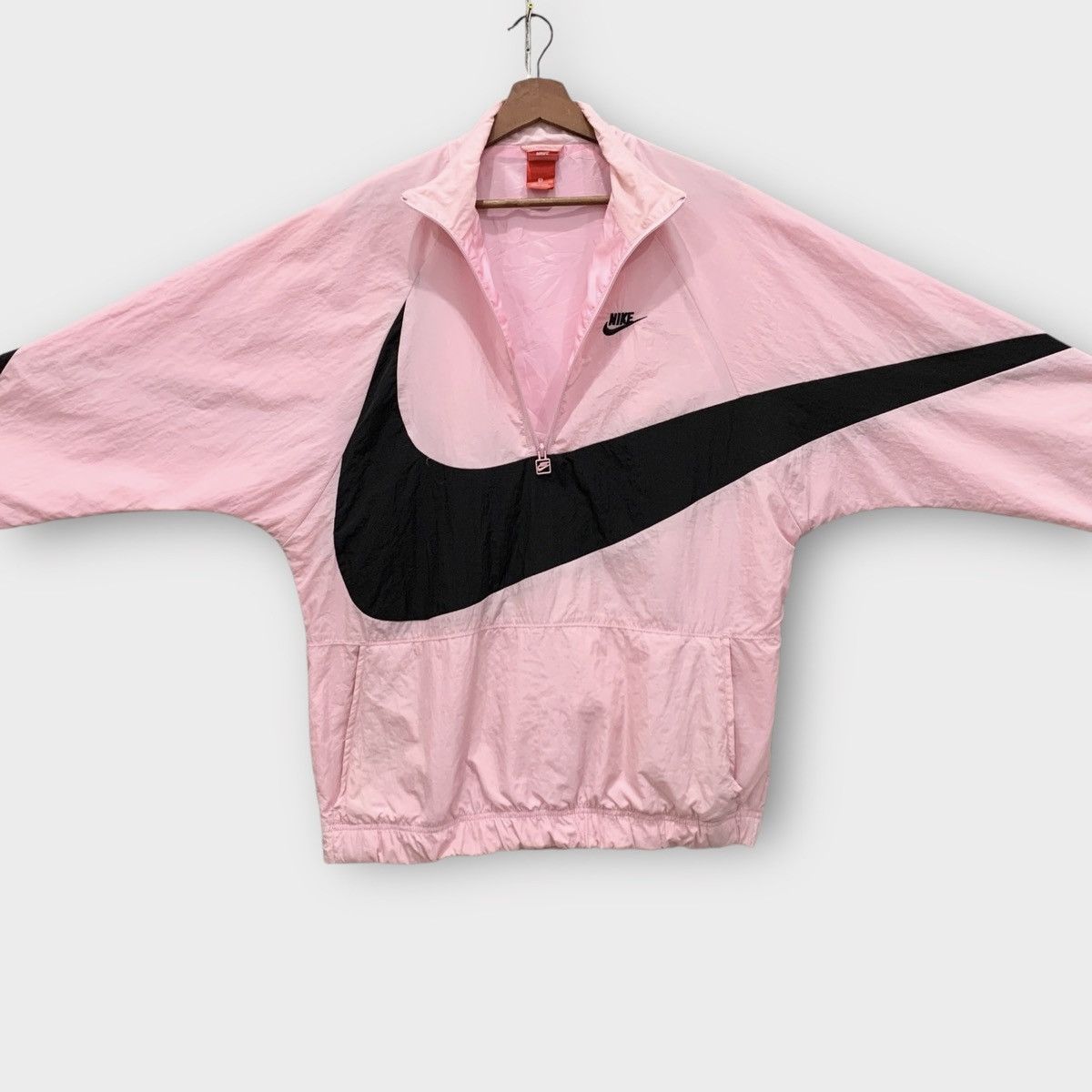 Nike NIKE BIG SWOOSH WOVEN ANORAK PACKABLE WINDBREAKER JACKET Size US L / EU 52-54 / 3 - 3 Thumbnail