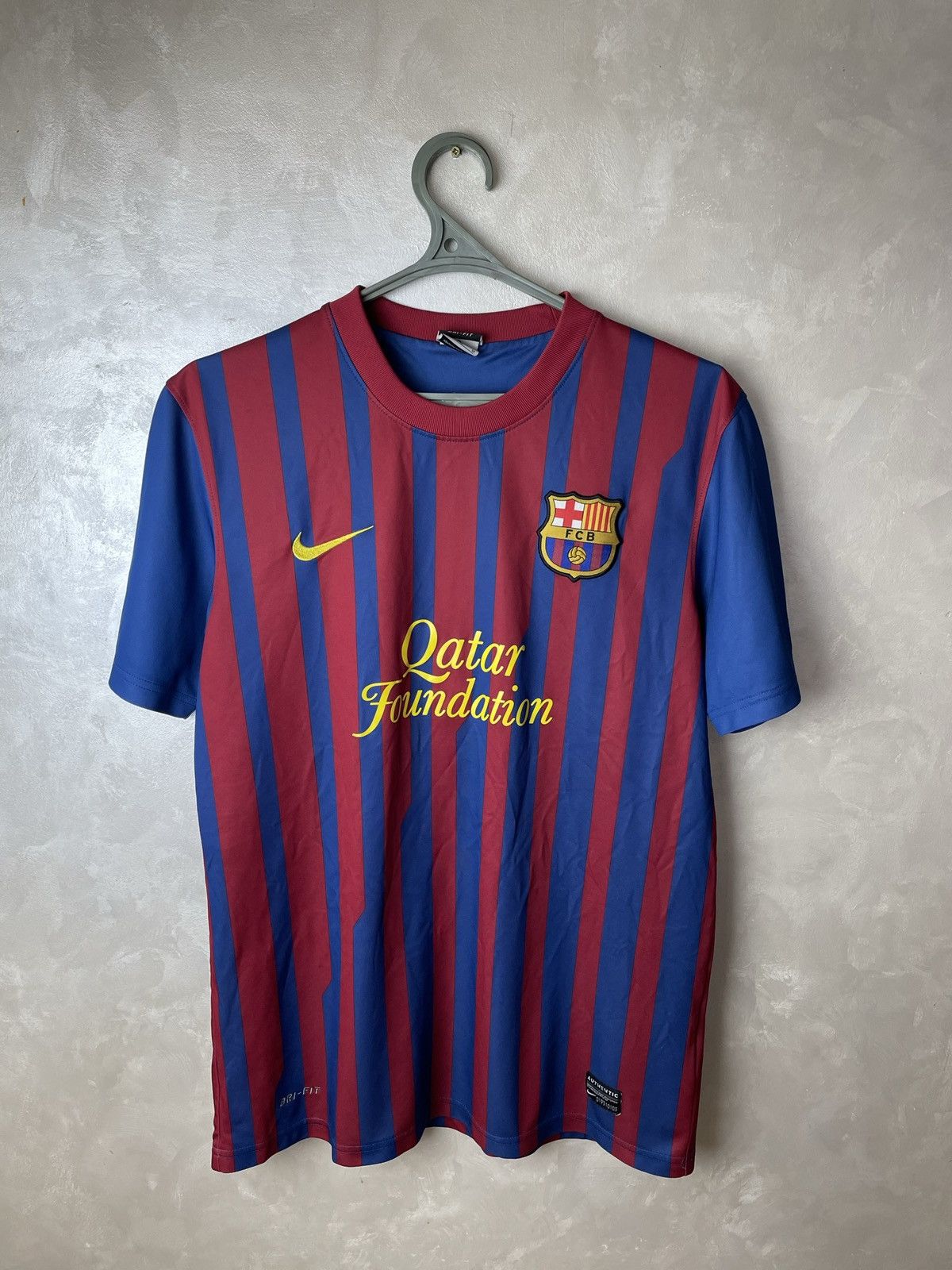 Vintage BARCELONA 2011 2012 HOME FOOTBALL JERSEY SOCCER Shirt NIKE Size US M / EU 48-50 / 2 - 1 Thumbnail