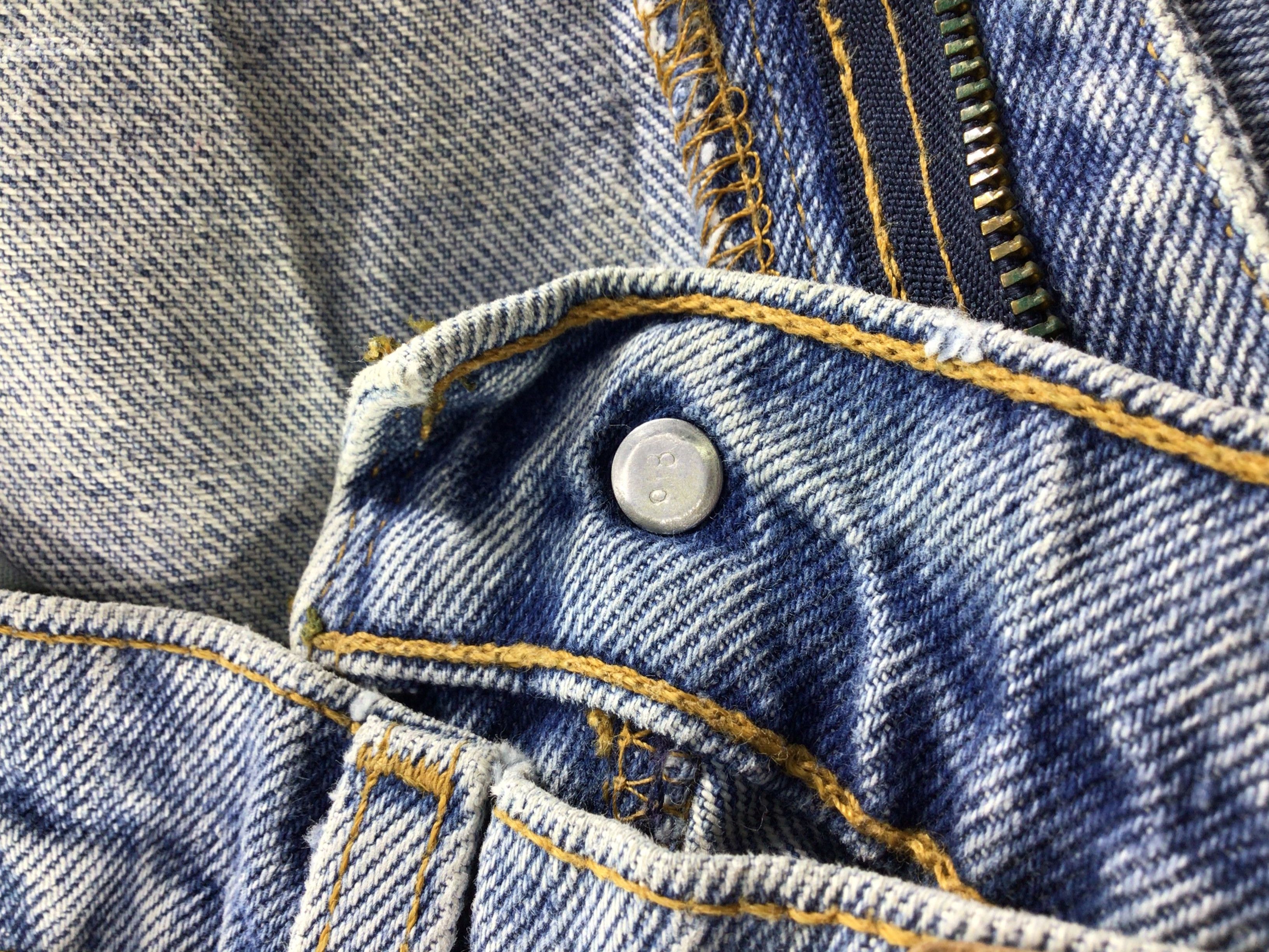 Levi's Vintage Levis 551 Jeans Stone Washed Denim -J516 Size US 33 - 8 Thumbnail