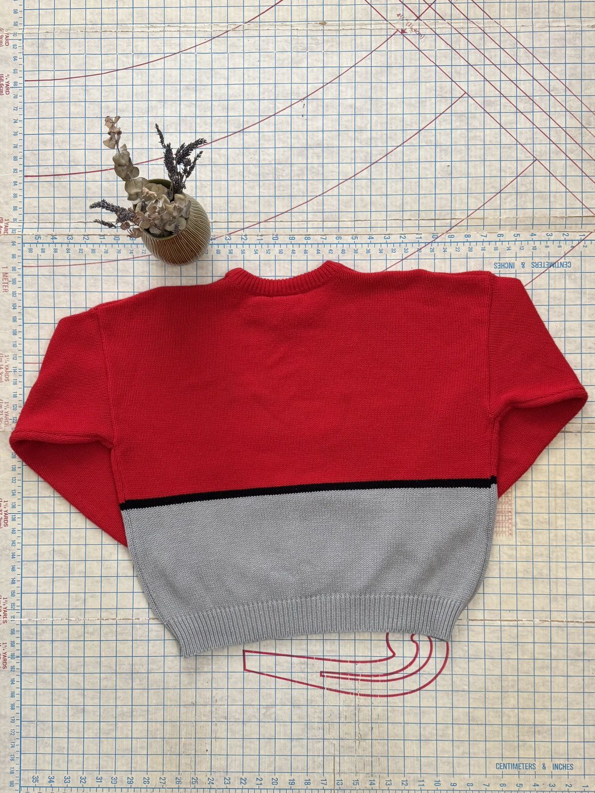 Disney × Mickey & Co. × Vintage Vintage Mickey & Co Mickey Mouse Big Head Knit Sweater Large Size US L / EU 52-54 / 3 - 9 Thumbnail