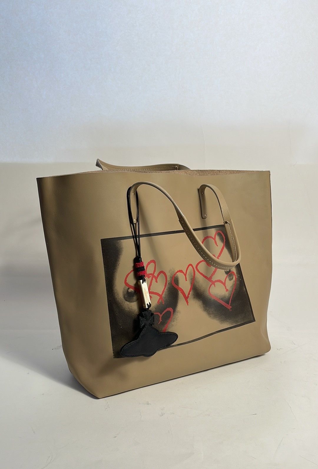 Vivienne Westwood Vivienne Westwood TITS ARTWORK NATURAL LEATHER TOTE NWT Size ONE SIZE - 2 Thumbnail