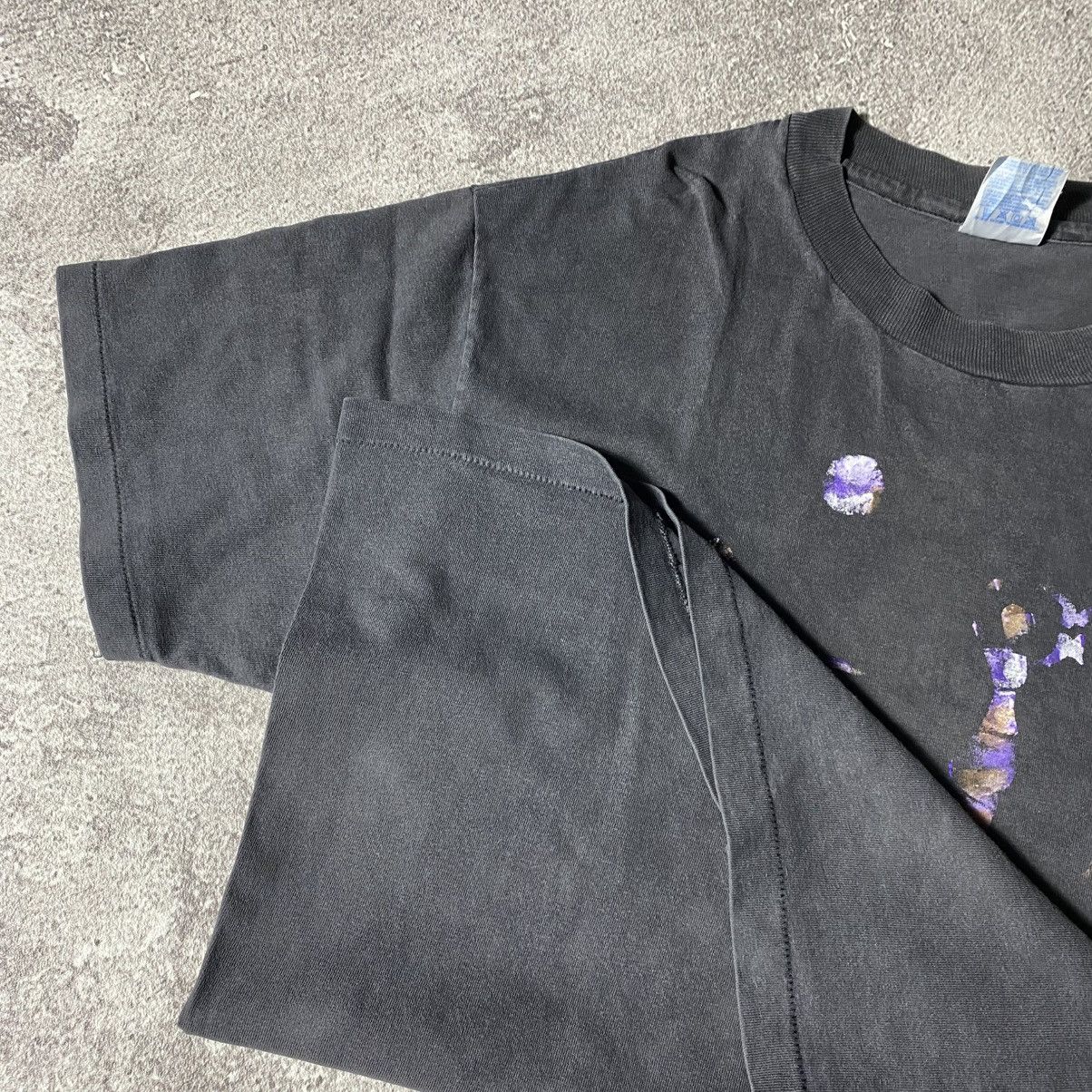 Vintage Vintage 90's Art Tee by Hanes Size US L / EU 52-54 / 3 - 4 Thumbnail