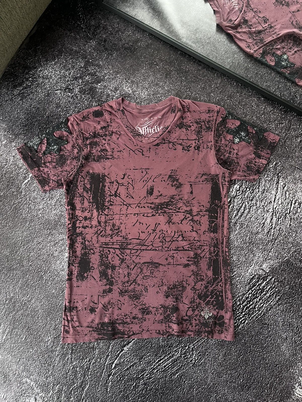 Affliction Vintage Affliction Big Cross Embroidered y2k rare tee 90’s Size US M / EU 48-50 / 2 - 2 Thumbnail