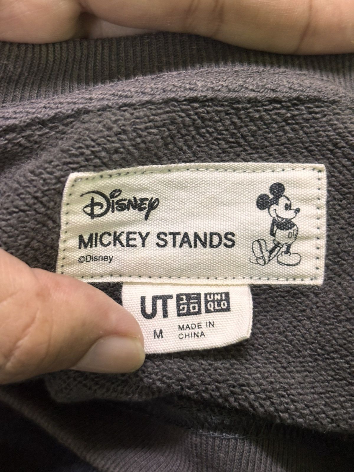 Disney × Uniqlo Disney x Uniqlo Sweatshirt Size US M / EU 48-50 / 2 - 12 Thumbnail