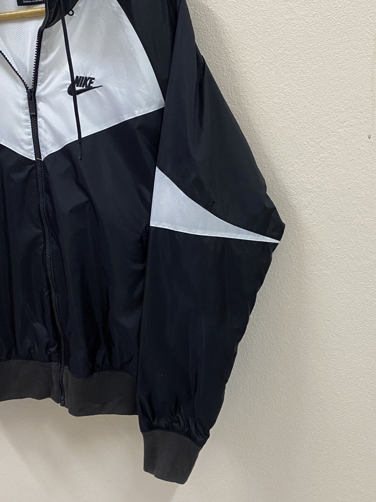Nike Nike Big Swoosh Black White Size US M / EU 48-50 / 2 - 6 Thumbnail
