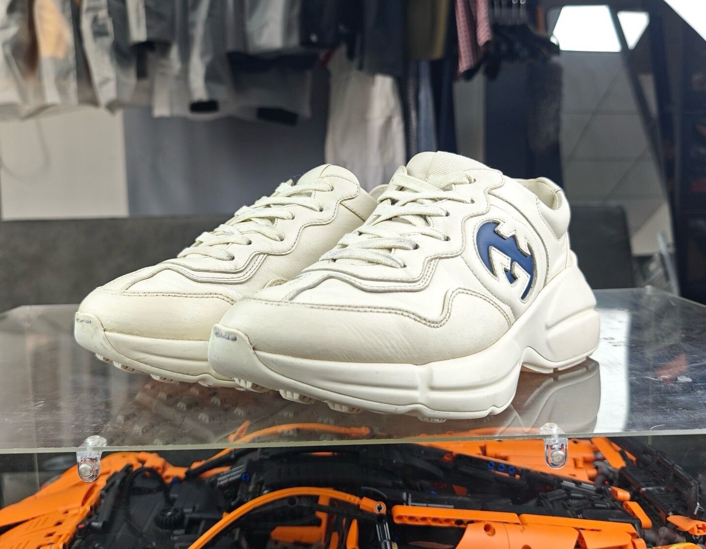 Gucci Gucci Retro Lowtop Sneakers us_8-5 Women Size US 8.5 / IT 38.5 - 1 Thumbnail
