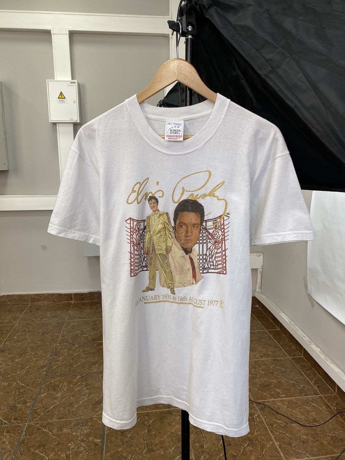 Band Tees Vintage 2002 Elvis Presley Band Rock Tour T-shirt Rare Size US M / EU 48-50 / 2 - 1 Thumbnail