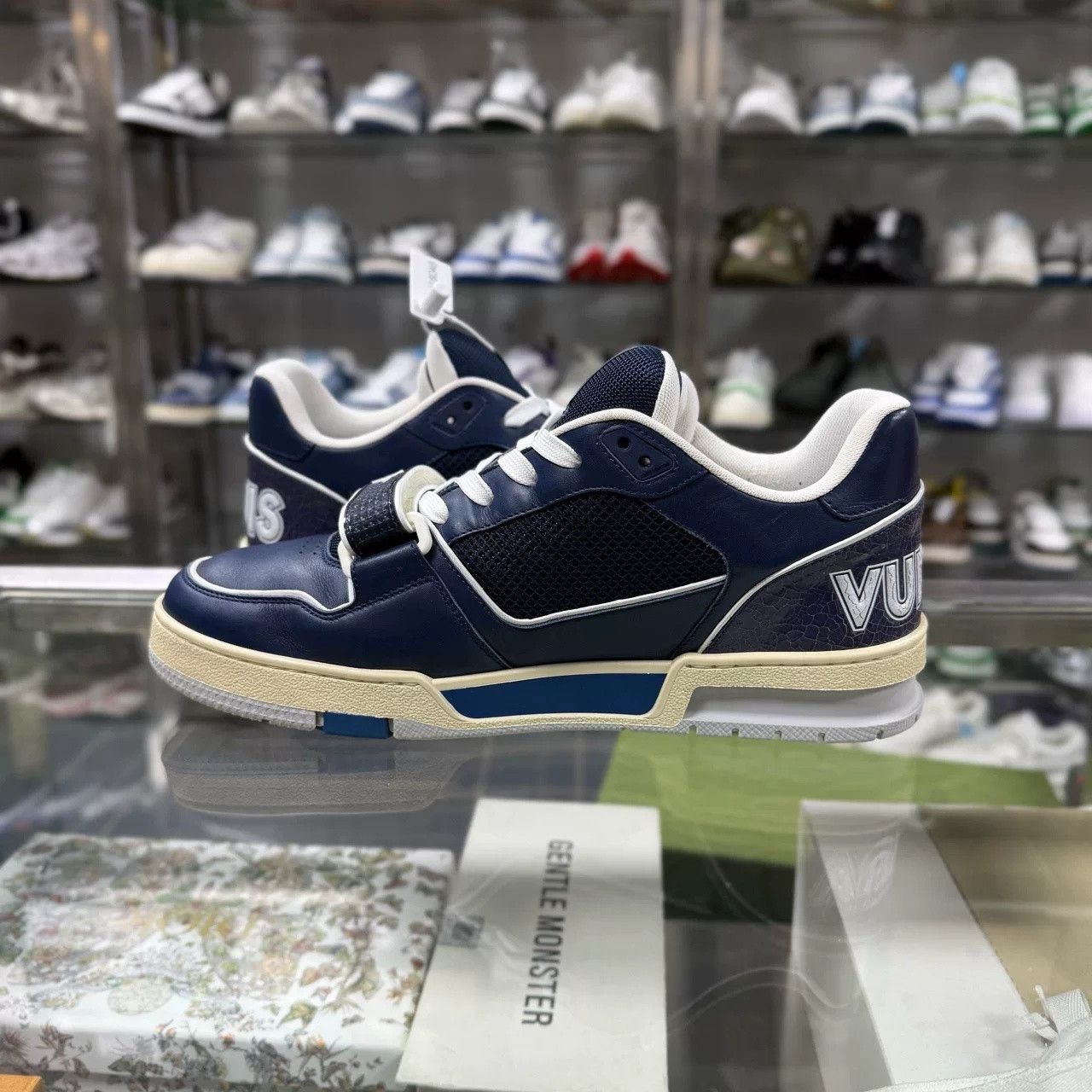 Louis Vuitton LV Trainer Japan Limited Edition Size US 10 / EU 43 - 5 Thumbnail