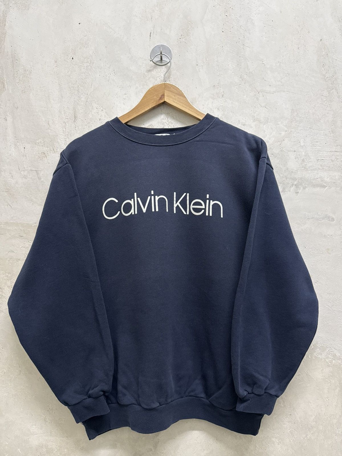 Calvin Klein Vintage Calvin Klein Spell Out Sweatshirt Size US M / EU 48-50 / 2 - 1 Thumbnail