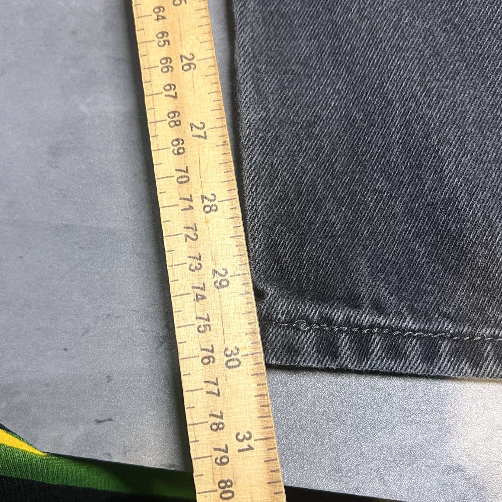 Levi's VINTAGE Levi’s 505 Jeans 33 Mens Regular Straight Denim BlackLight Wash 80s Cowboy Western Jeans 33x30 30in inseam Size US 33 - 4 Thumbnail