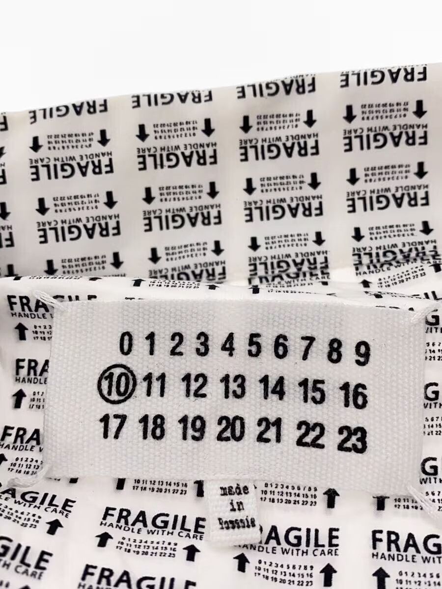 Maison Margiela "FRAGILE" All Over Short Sleeve Button Shirt Size US L / EU 52-54 / 3 - 4 Thumbnail