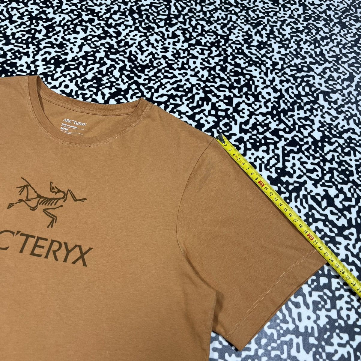 Arc'teryx Vintage Y2K Arcteryx Big Logo Outdoor Style Cropped T-shirt Size L / US 10 / IT 46 - 11 Thumbnail
