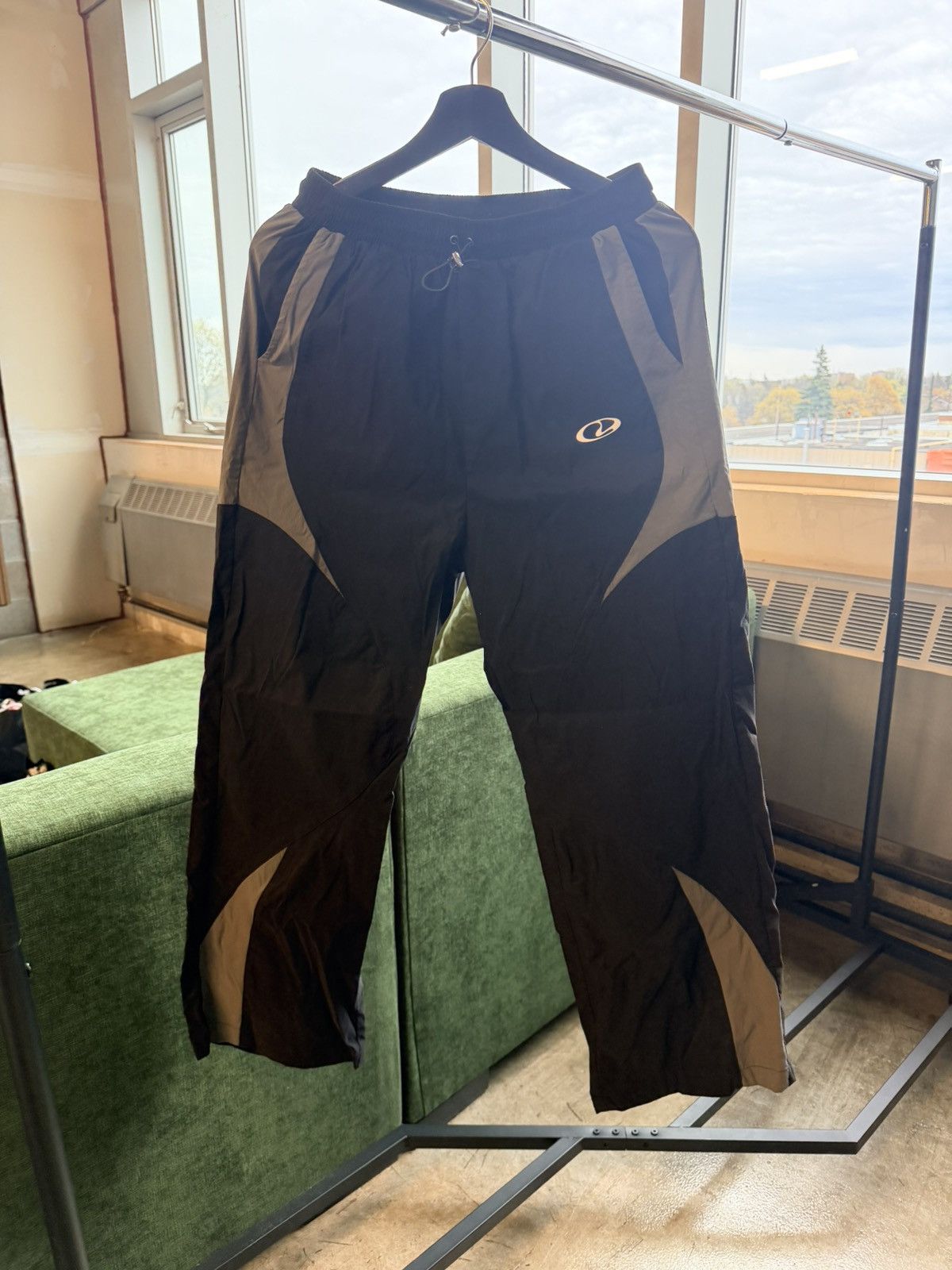 Balenciaga Bakenciaga type trackpamts Size US 34 / EU 50 - 1 Thumbnail