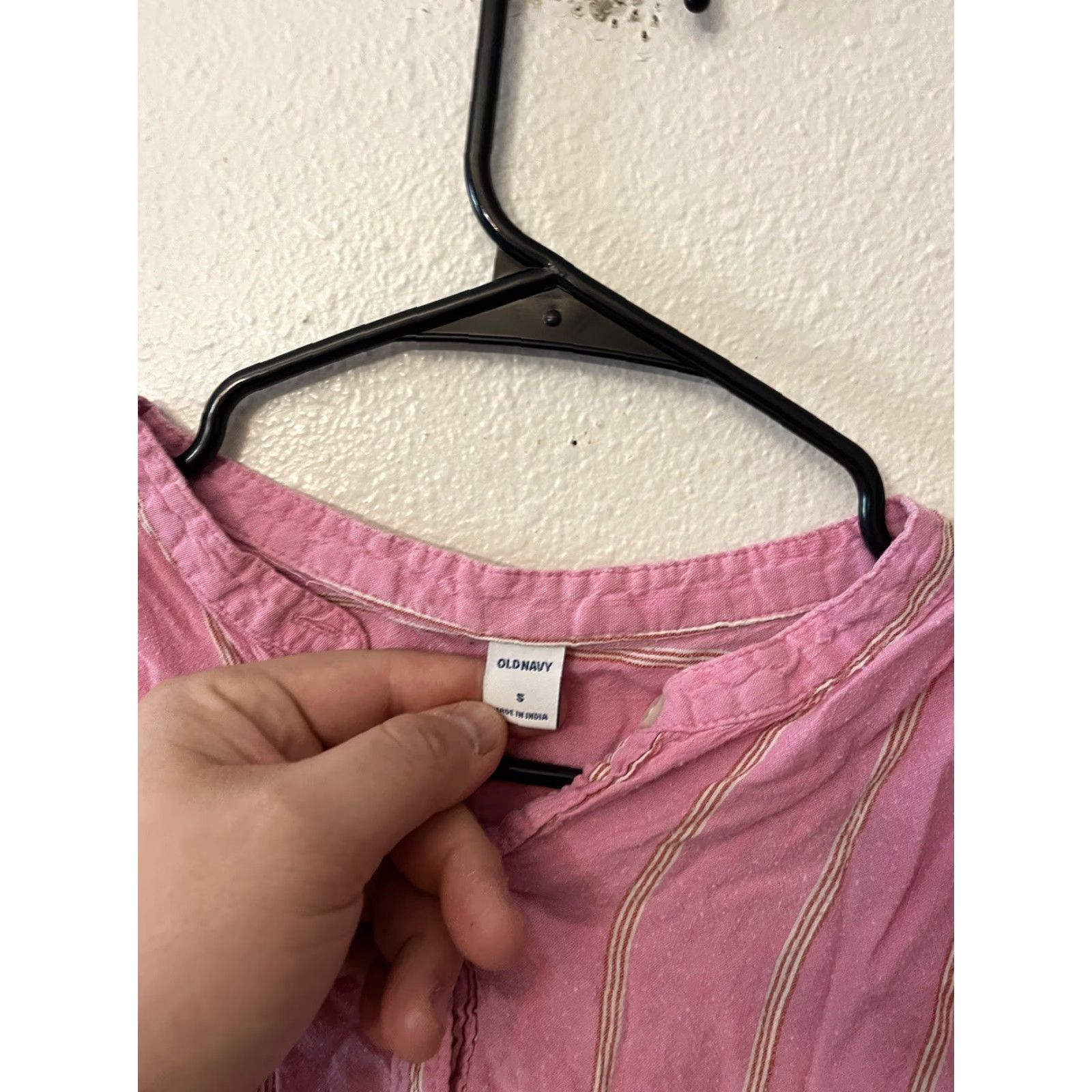 Old Navy OLD NAVY Women Blouse Small Pink White Striped Long Sleeve V-Neck Machine Washable Size S / US 4 / IT 40 - 2 Thumbnail