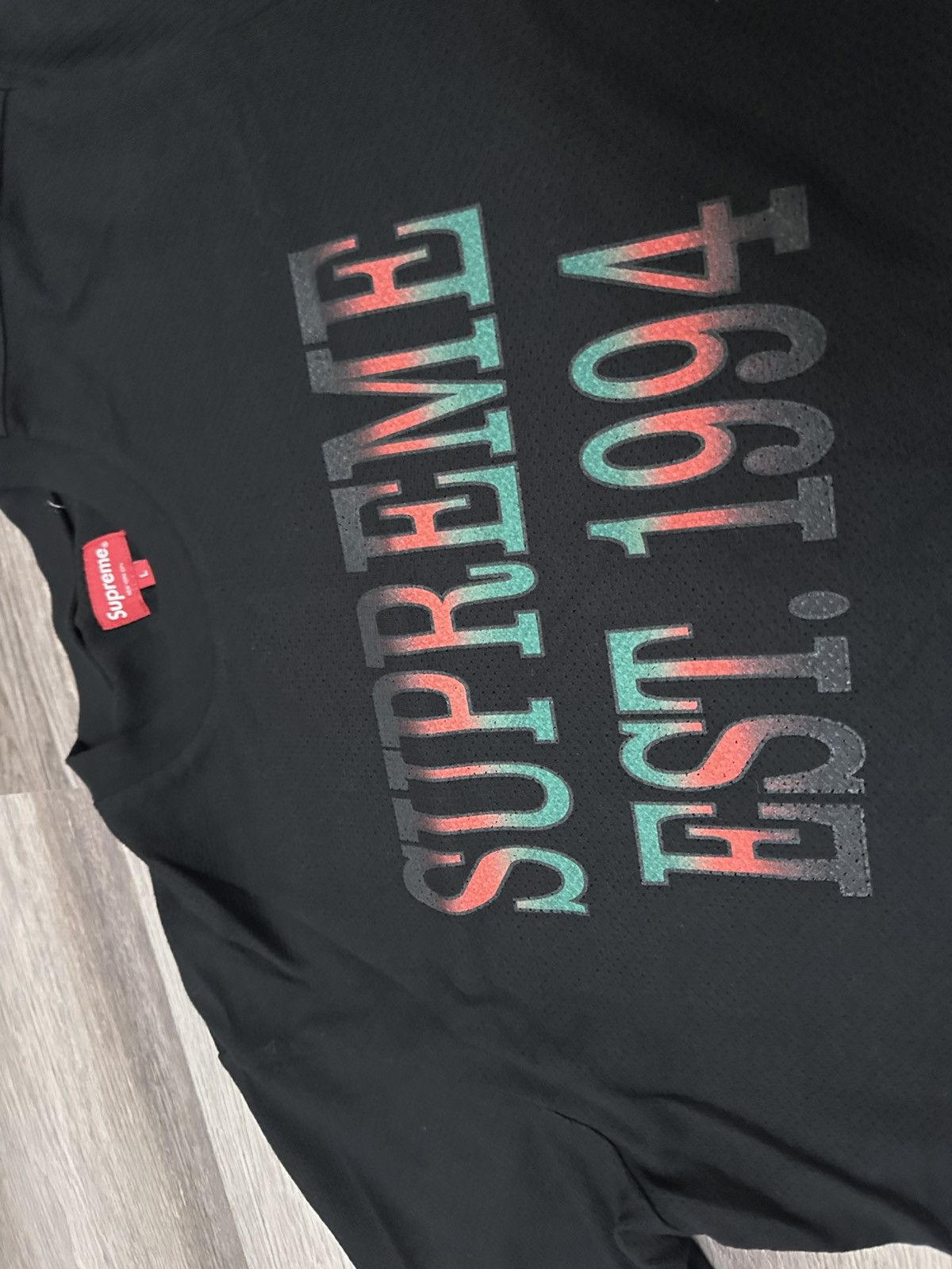 Supreme Supreme Cotton Mesh Gradient Logo S/S Top Size US L / EU 52-54 / 3 - 5 Thumbnail