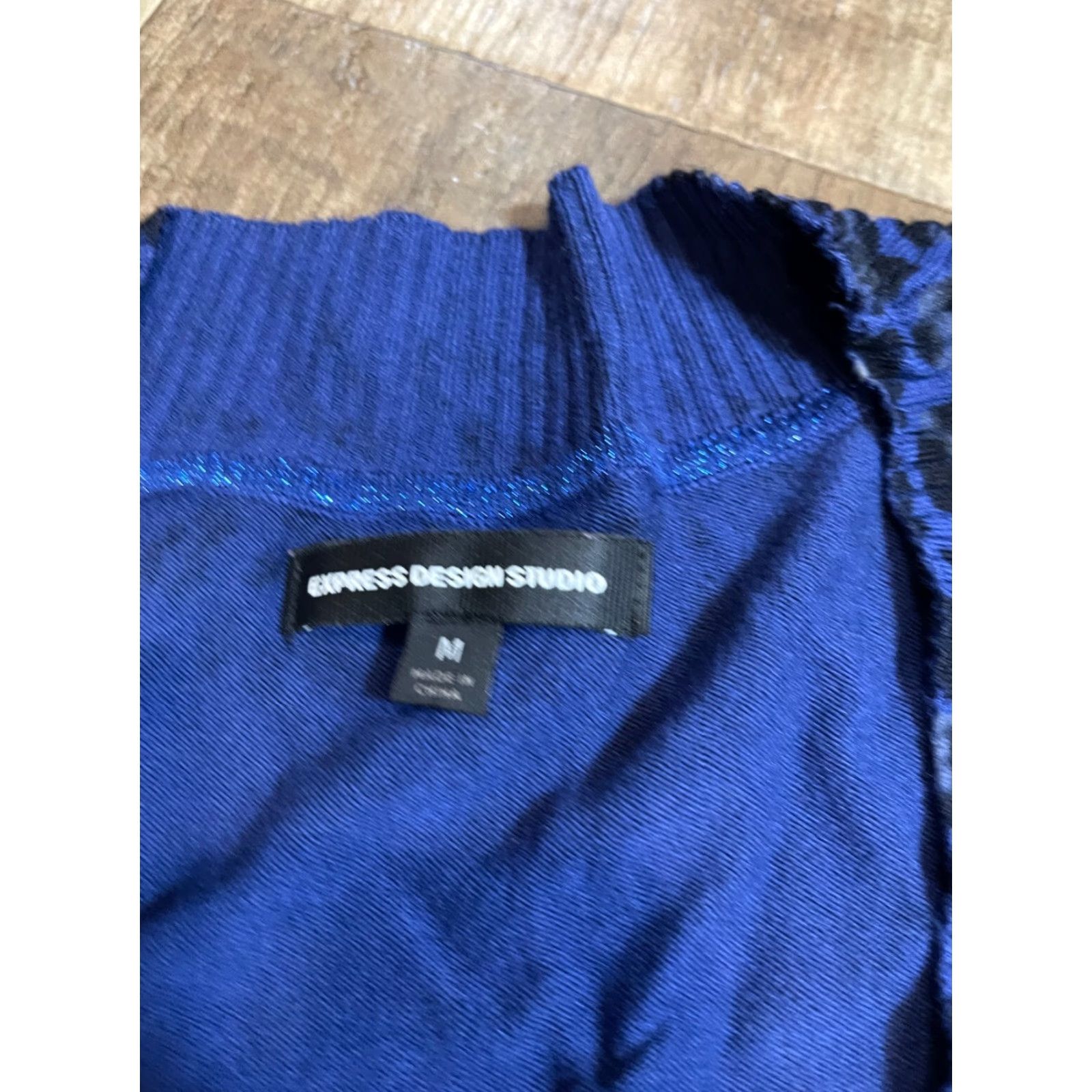 Express Express Design Studio Top Womens M Blue Long Sleeve Blouse Pull Over Casual Party/Cocktail Travel Shirt Shirt? Size M / US 6-8 / IT 42-44 - 4 Thumbnail