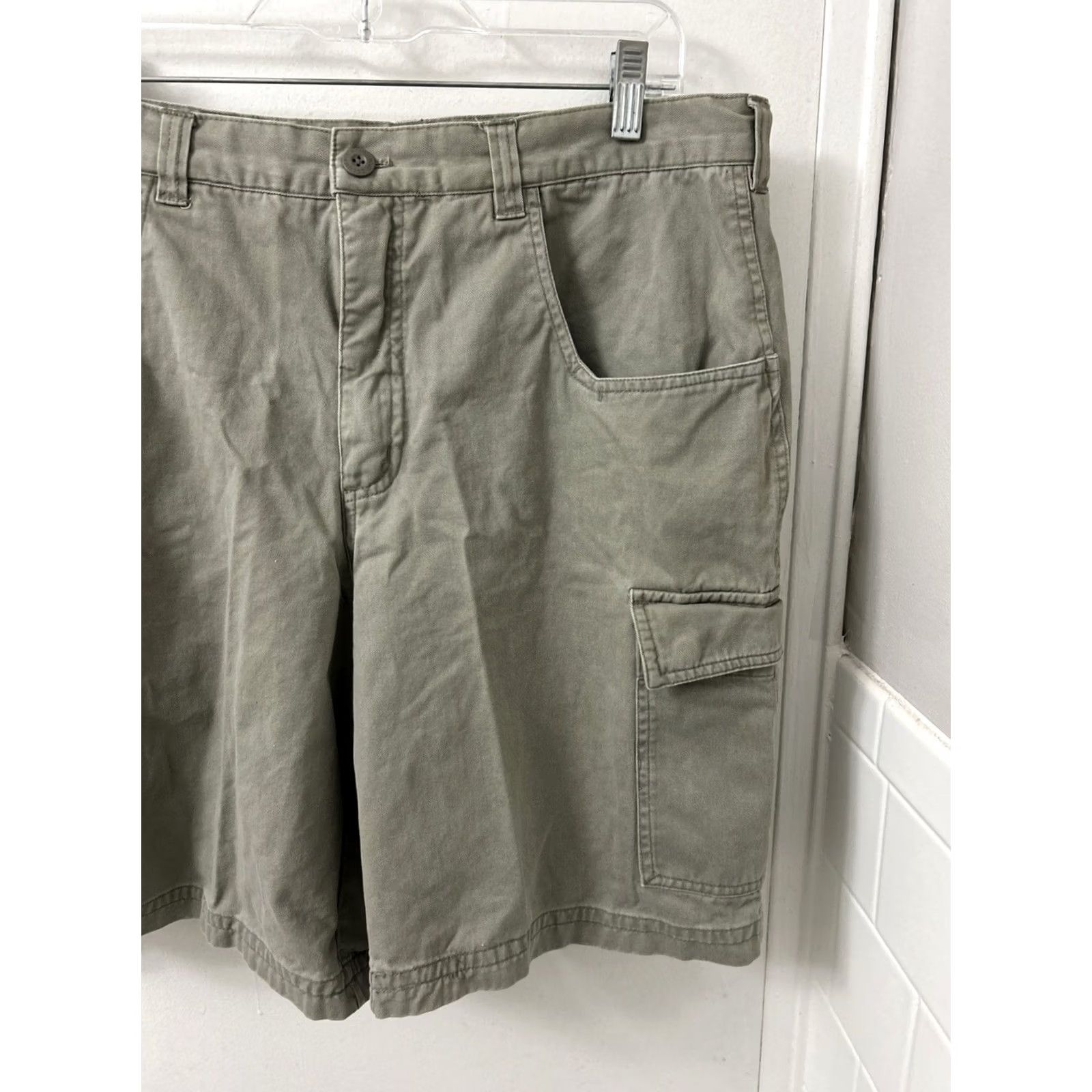 Vintage Columbia Cargo Shorts Mens Size 36 Sage Green Cotton Twill Utility 9" Size US 36 / EU 52 - 3 Thumbnail