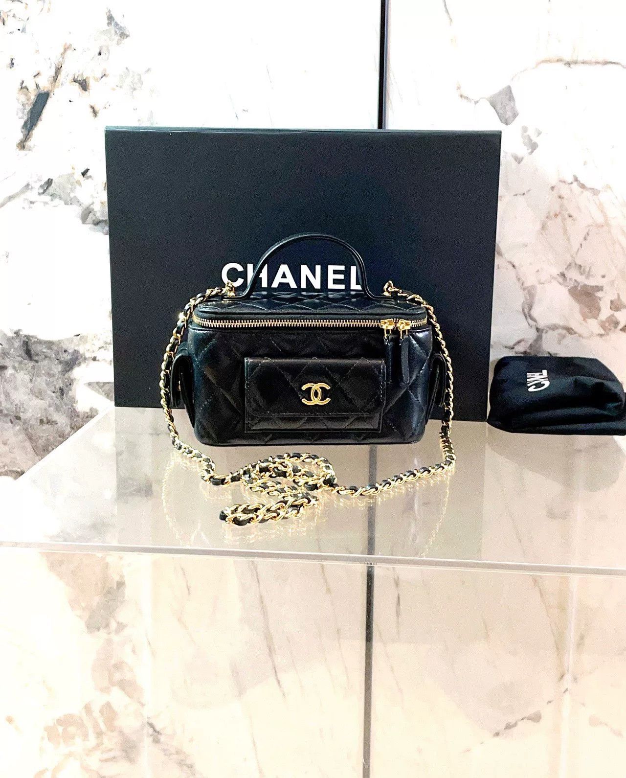 Chanel Pre-loved Bag Very good condition Size ONE SIZE - 1 Thumbnail