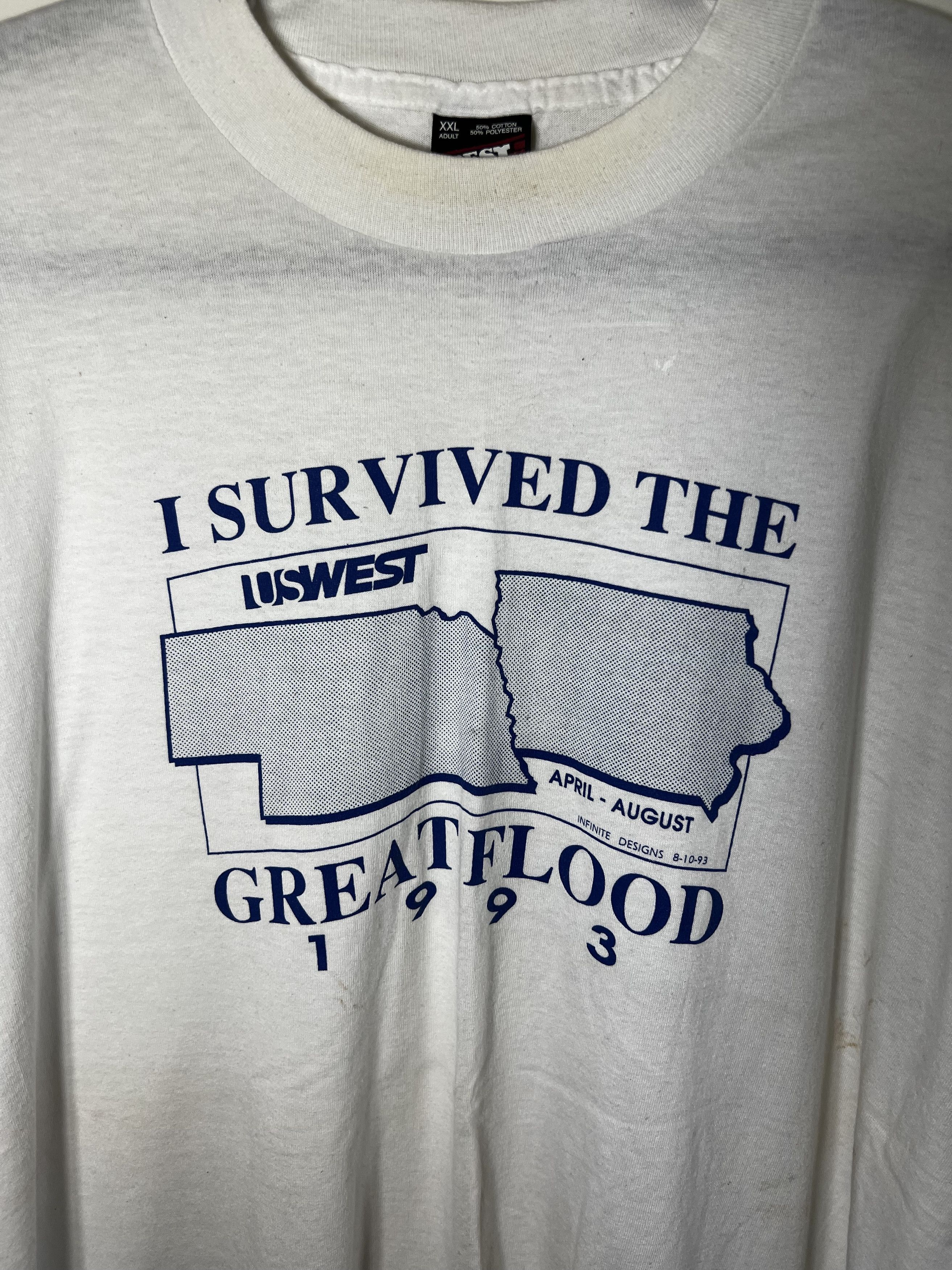 Fruit Of The Loom Vintage "I Survived the Great Flood 1993" Iowa Illinois Tee Size US XXL / EU 58 / 5 - 2 Thumbnail